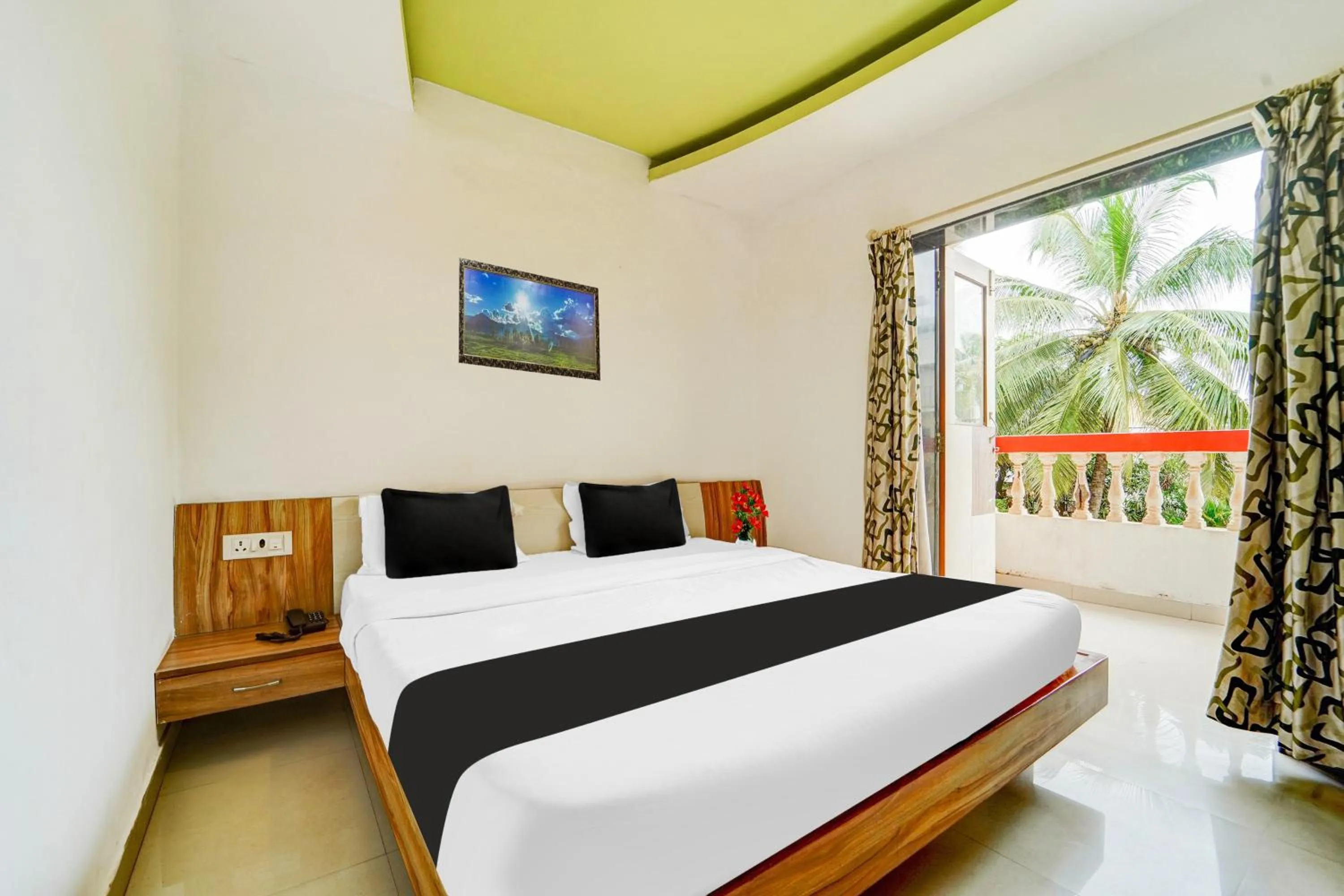 Bedroom, Bed in Townhouse Calangute - Baga Circle Formerly Park Avenue