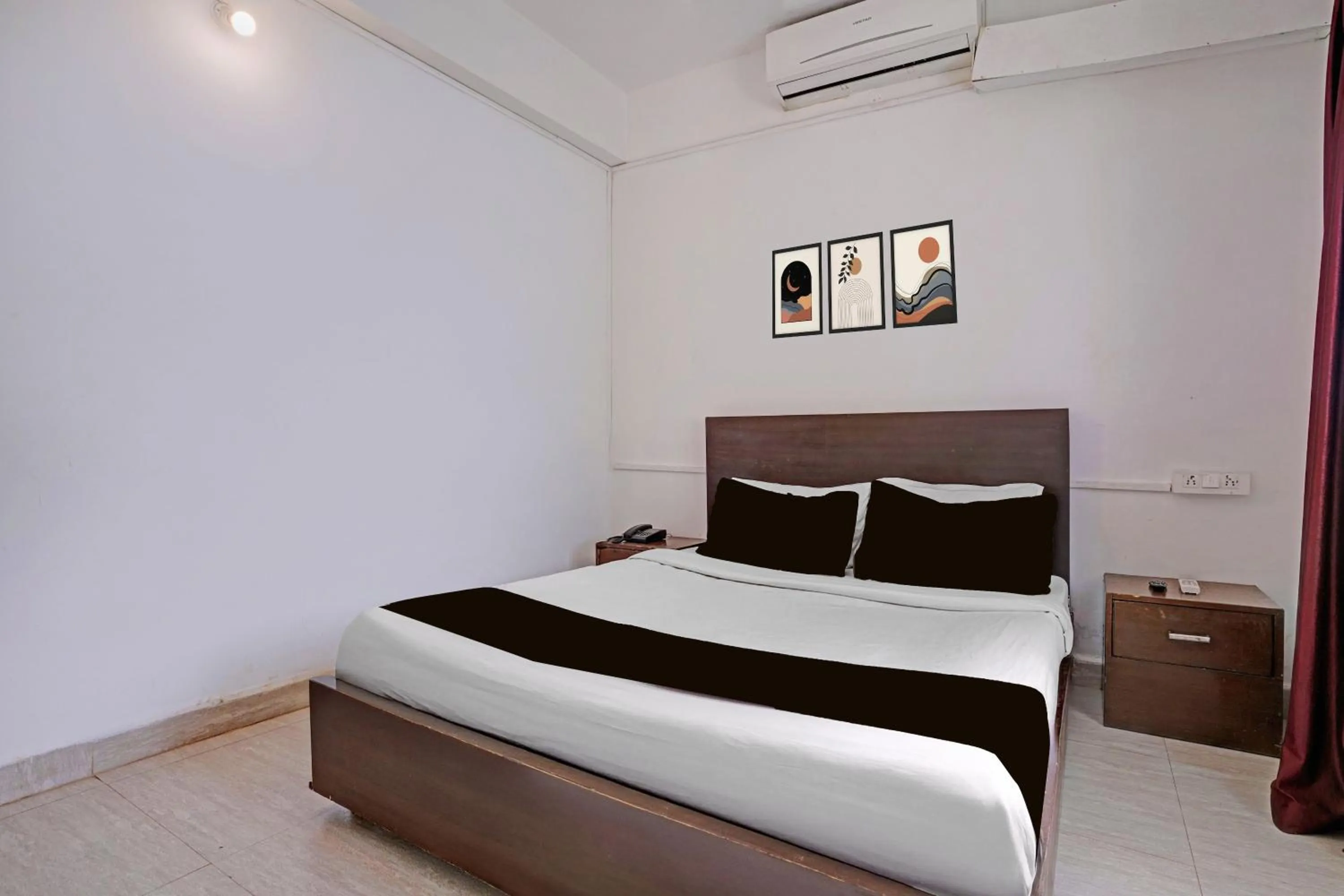 Bedroom, Bed in Townhouse Calangute - Baga Circle Formerly Park Avenue