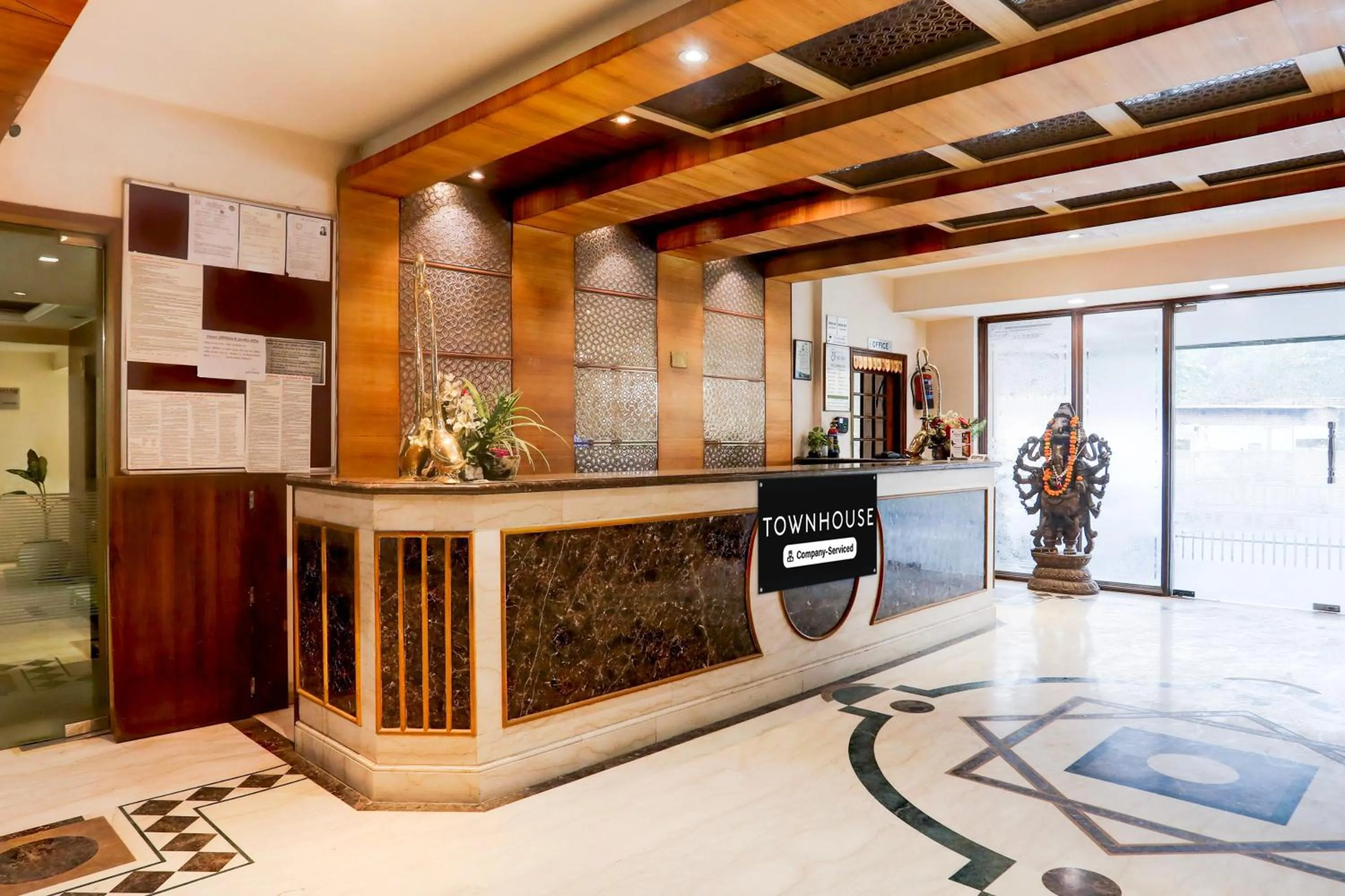 Lobby or reception in Super Townhouse Padav Square Gwalior Formerly Hotel Shelter
