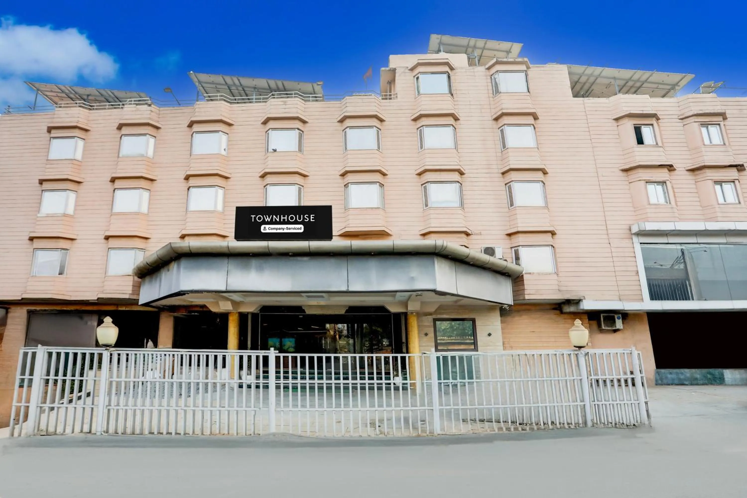 Facade/entrance in Super Townhouse Padav Square Gwalior Formerly Hotel Shelter