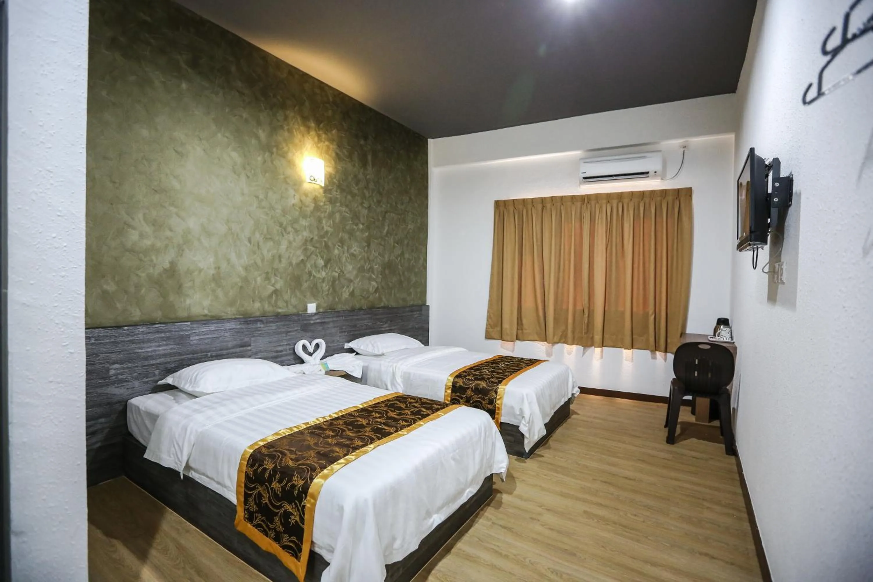 Bedroom, Bed in New Dawn Hotel Pontian Sdn Bhd