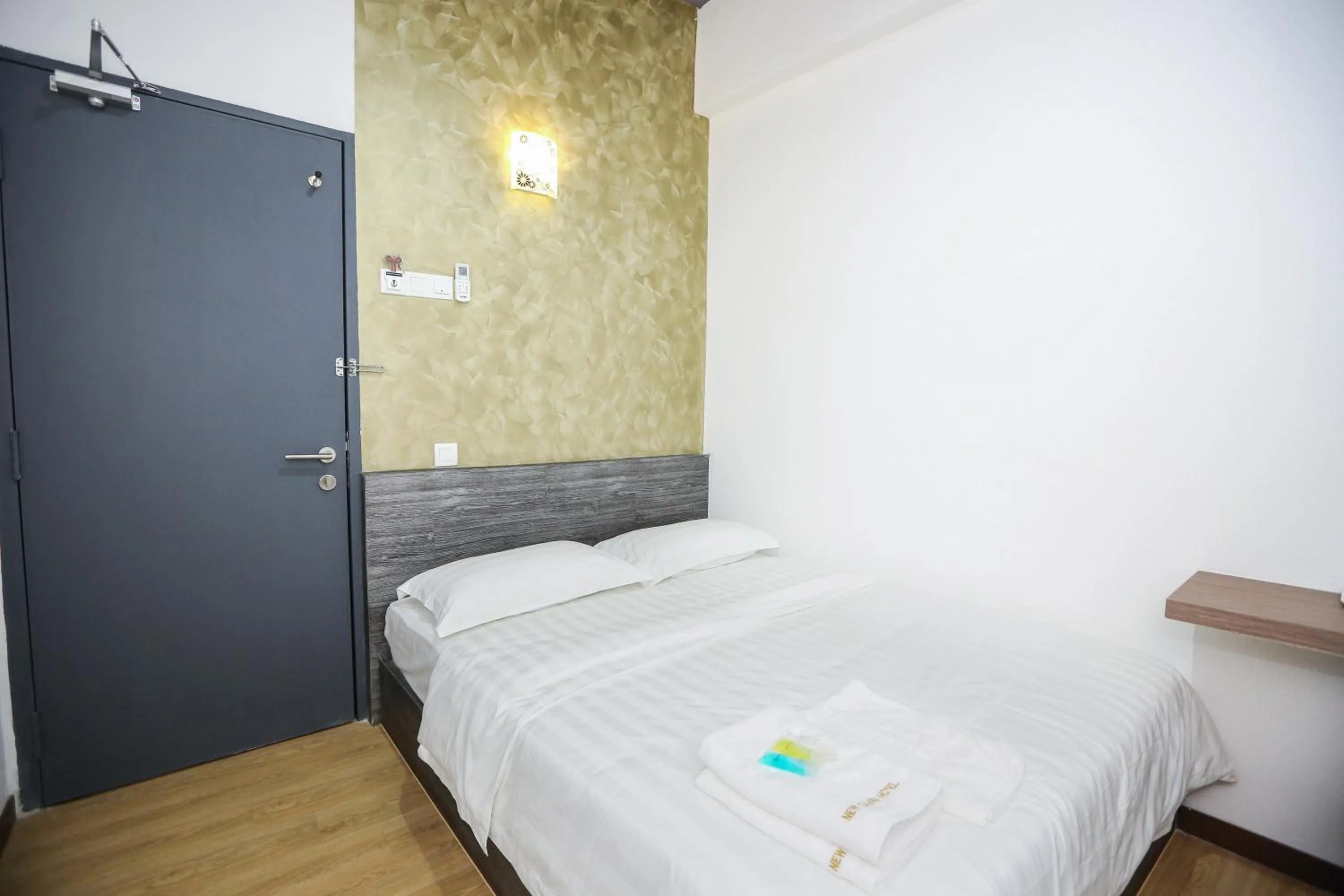 Bedroom, Bed in New Dawn Hotel Pontian Sdn Bhd
