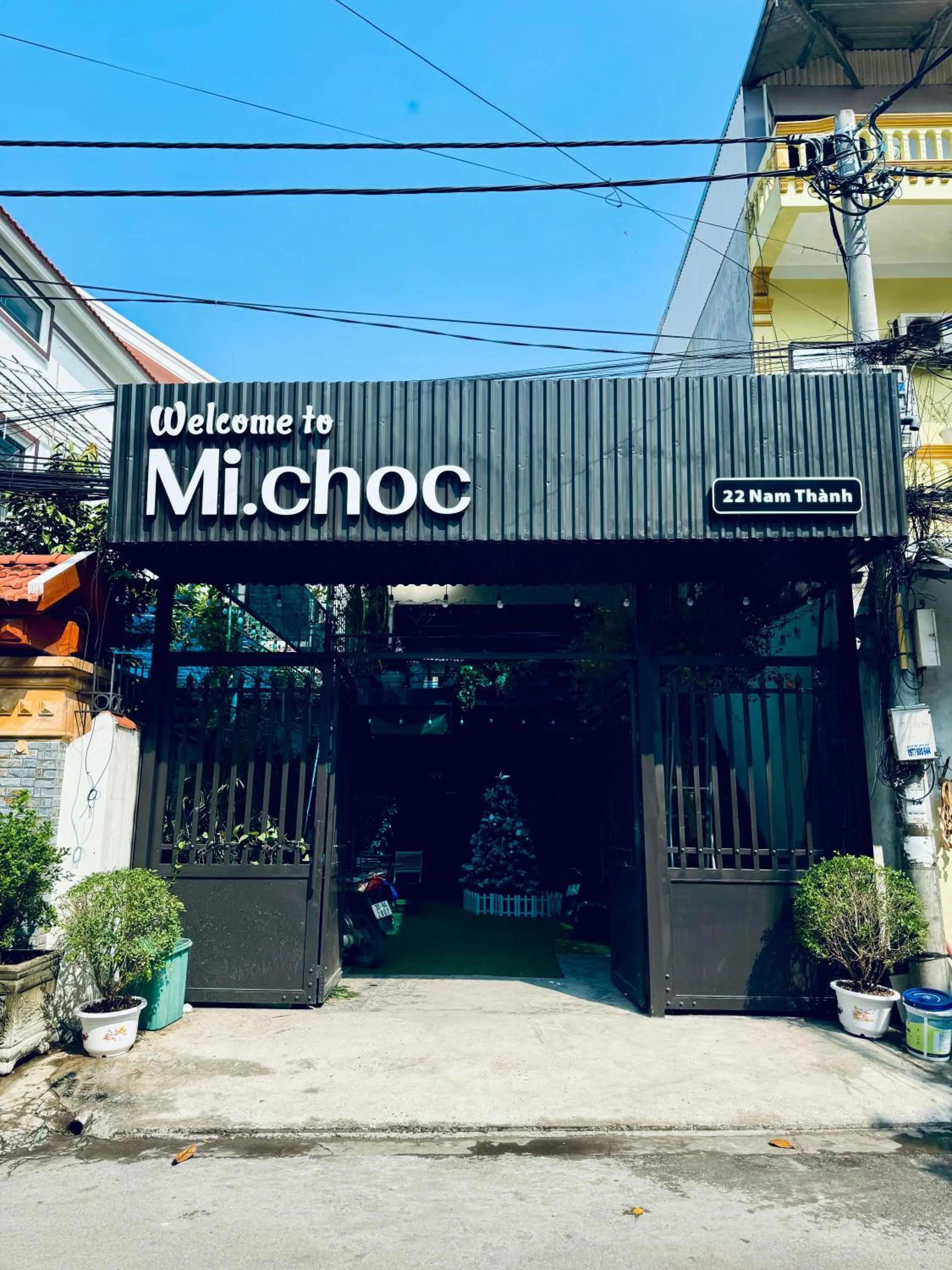 Property building in MiChoc Homestay - Hostel