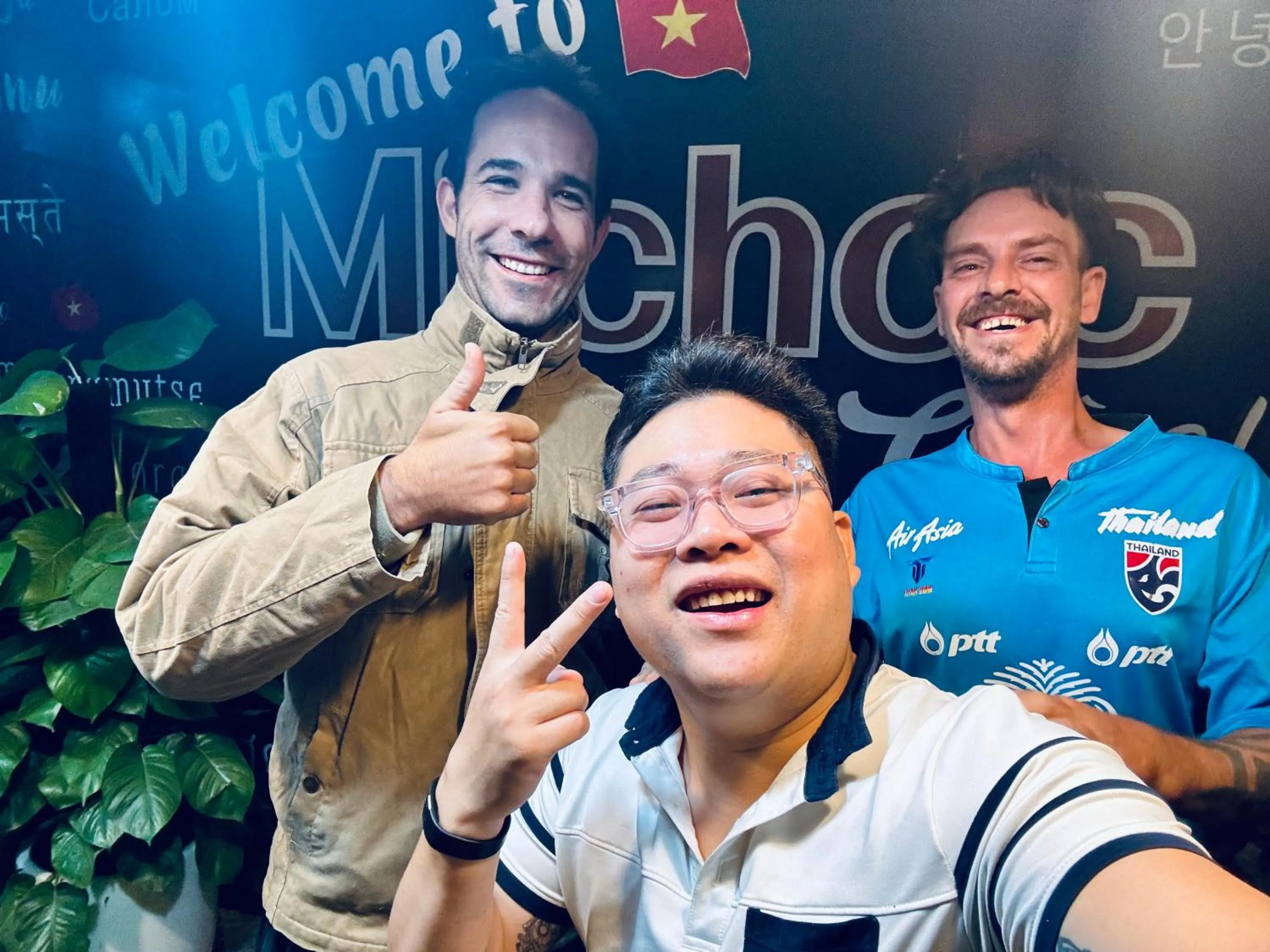 group of guests in MiChoc Homestay - Hostel