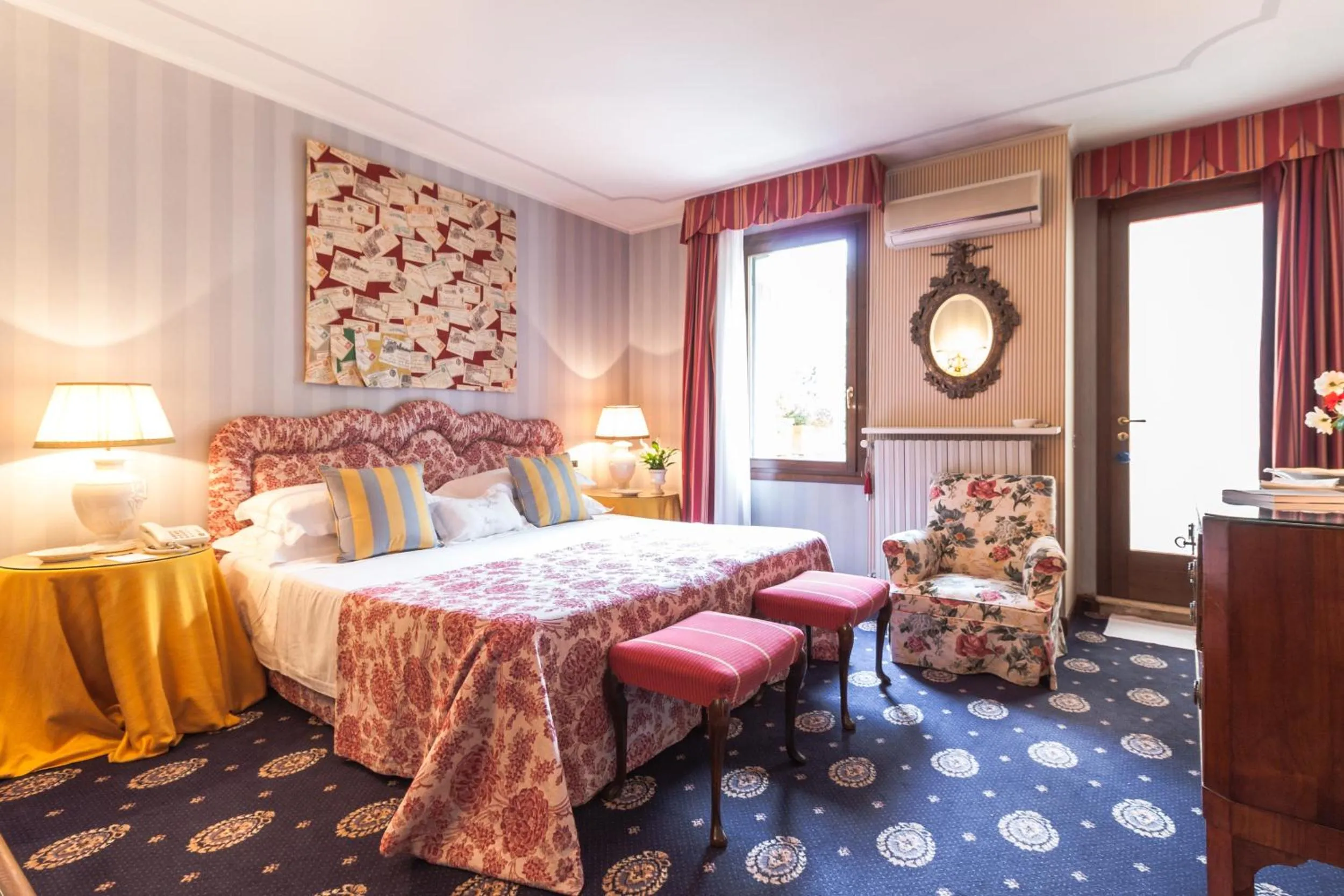 Photo of the whole room, Bed in Villa Abbazia Relais & Chateaux