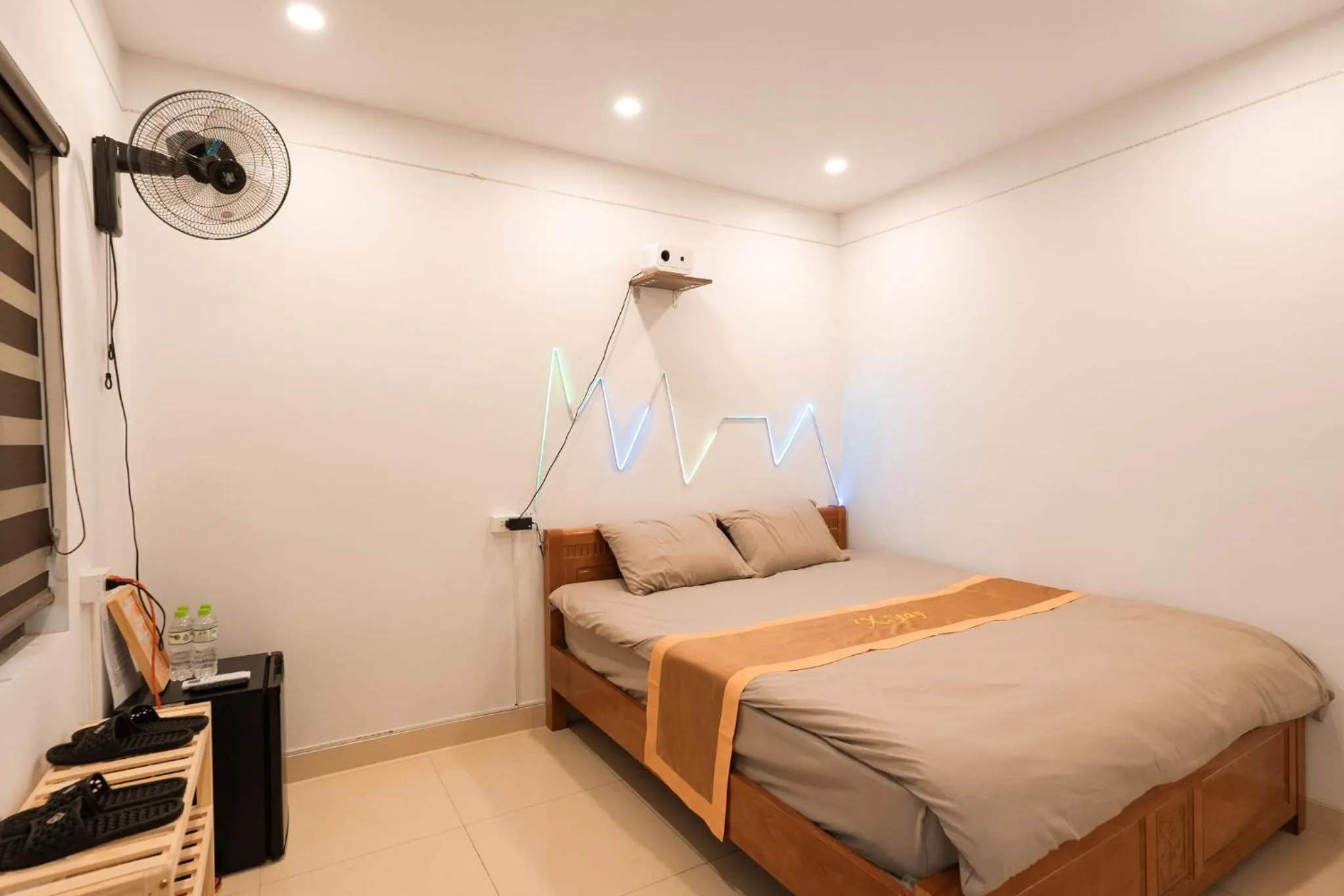 Bed in X-Stay Thư Trung