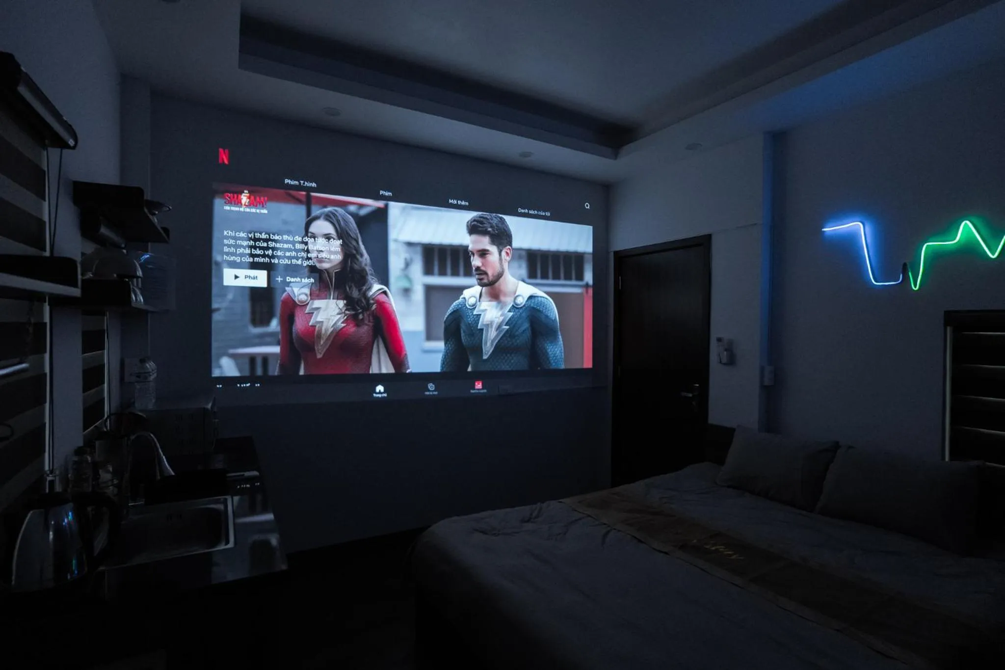 Communal lounge/ TV room in X-Stay Thư Trung