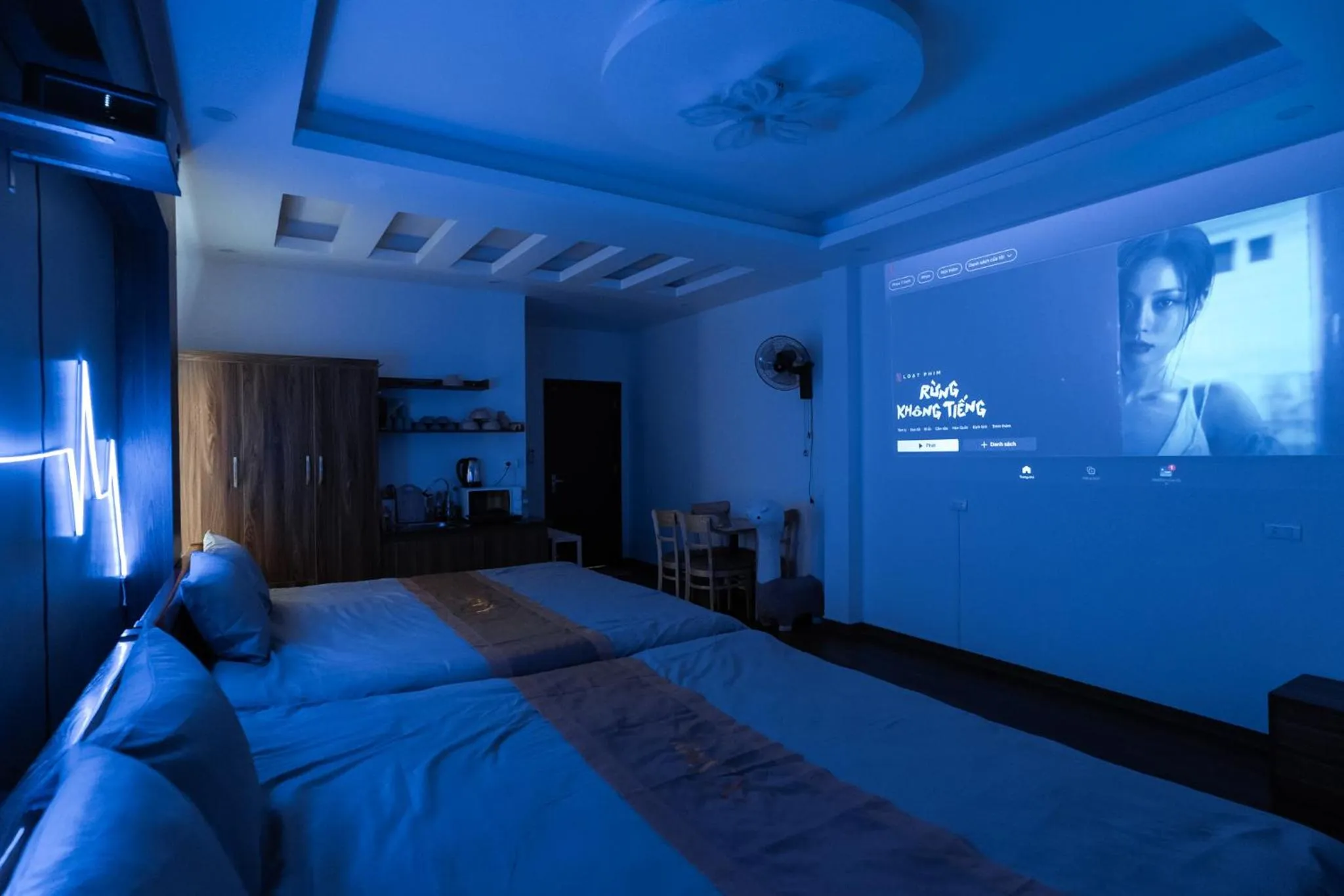 Communal lounge/ TV room, Bed in X-Stay Thư Trung