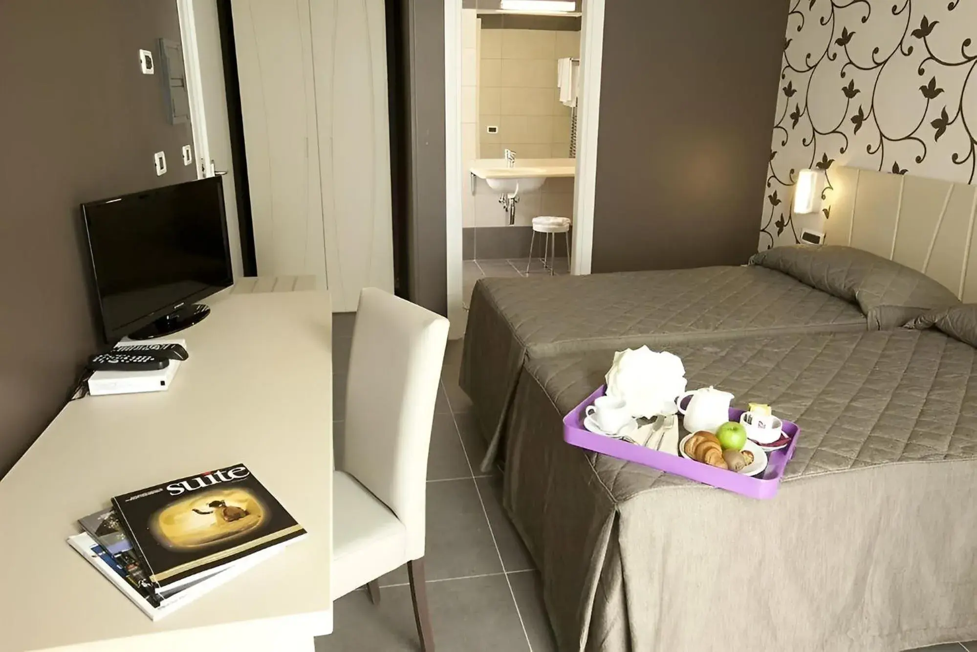 Bed in Sunrise Hotel Bed in Sunrise Hotel