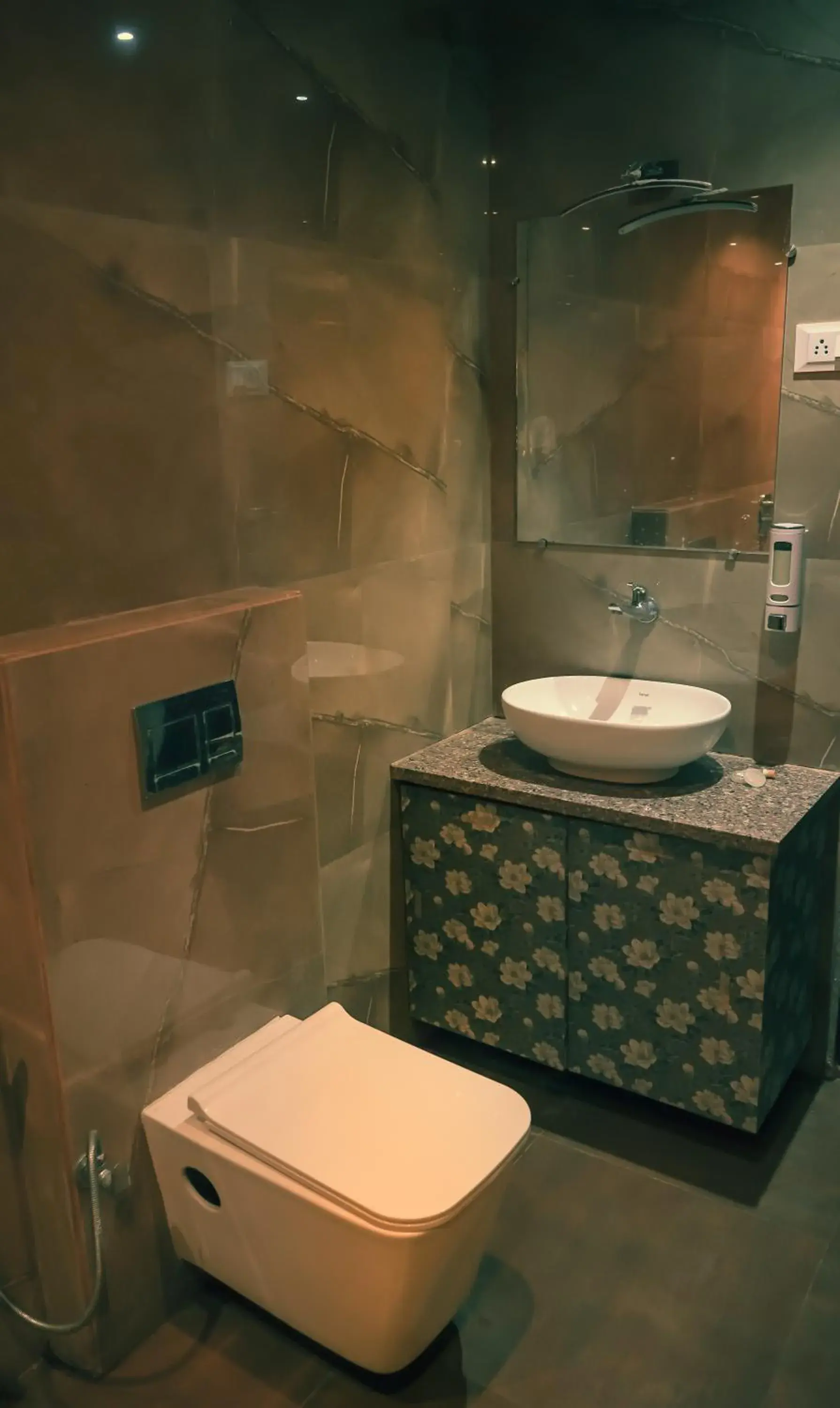 Shower in Whispering Peepul Resort Shower in Whispering Peepul Resort