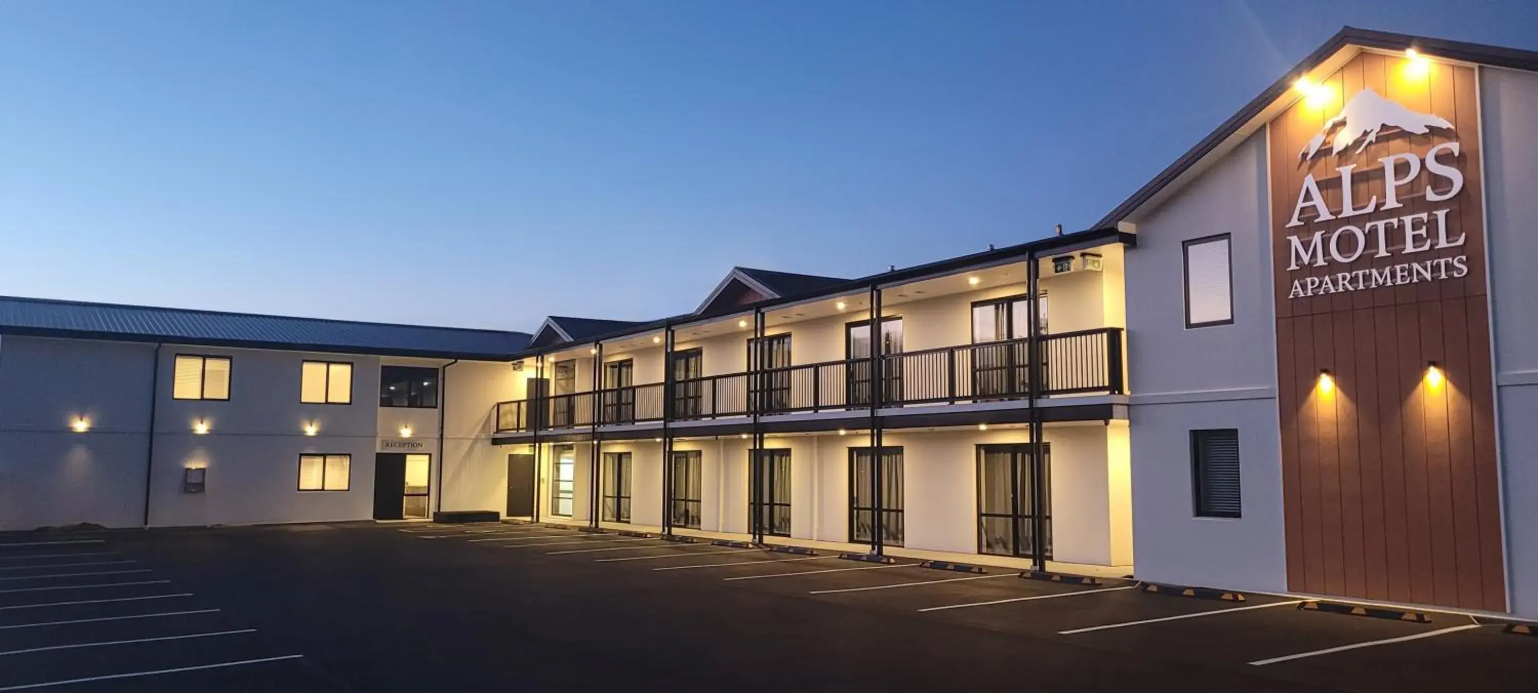 Property building in Alps Motel & Apartments Property building in Alps Motel & Apartments