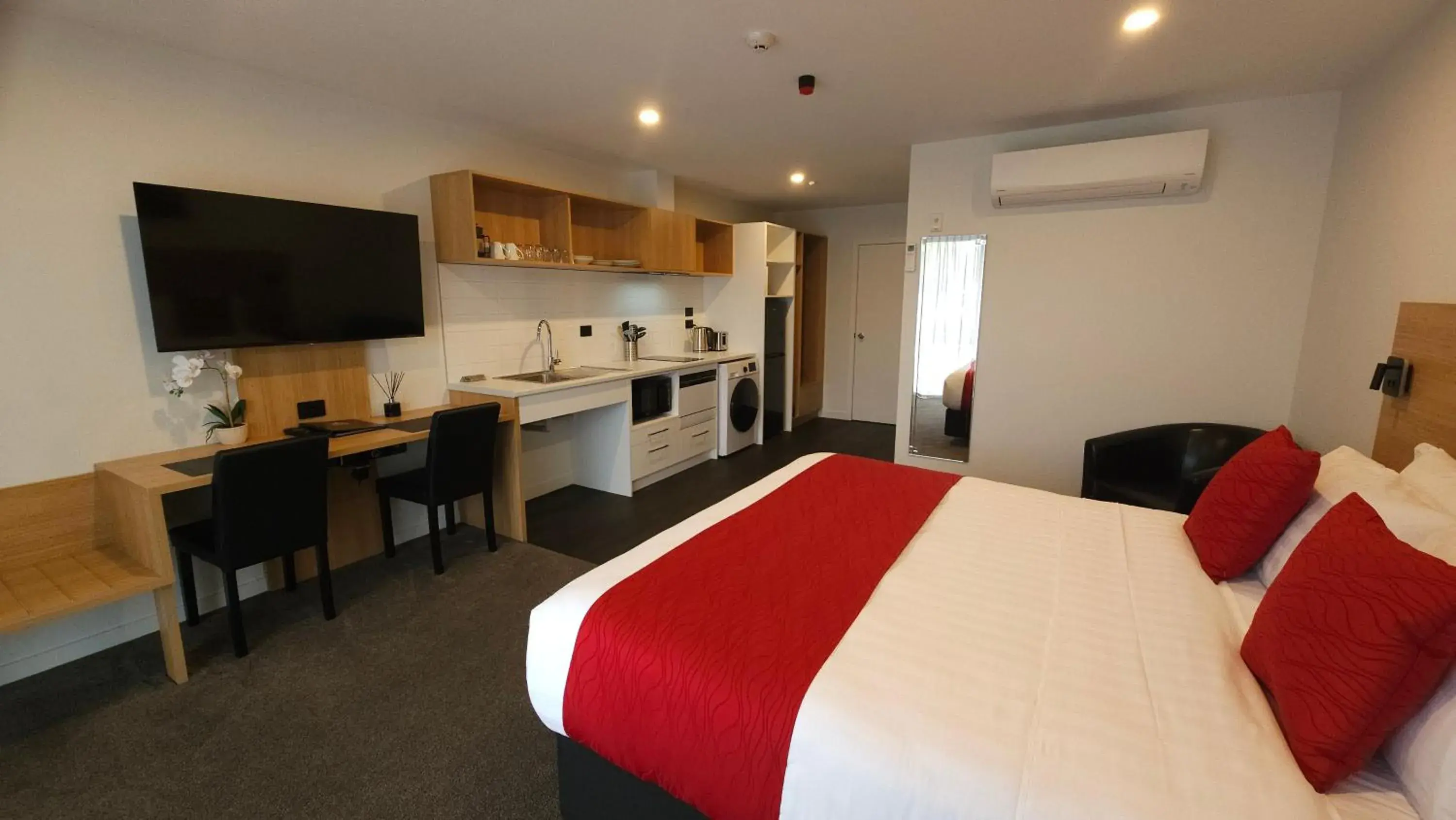 Bed in Alps Motel & Apartments Bed in Alps Motel & Apartments