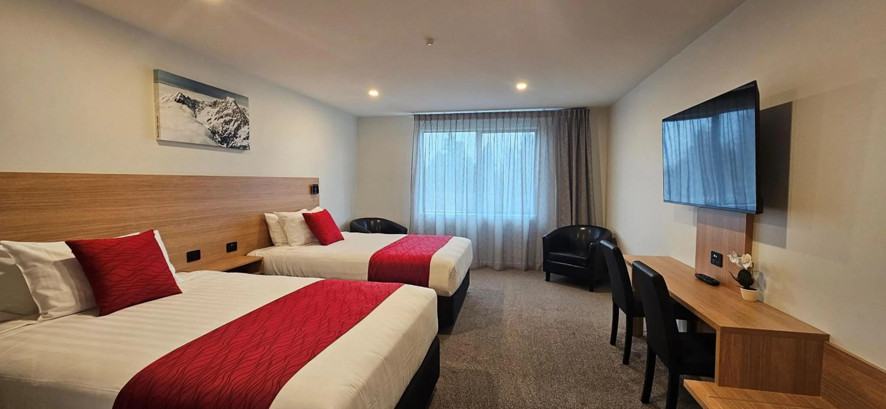 Bed in Alps Motel & Apartments