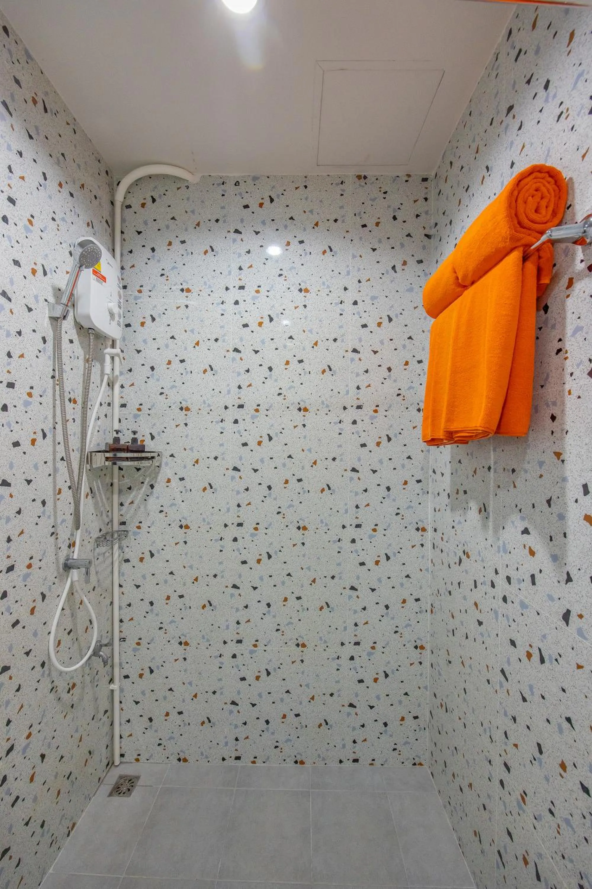 Shower in Karon Hotel at 22