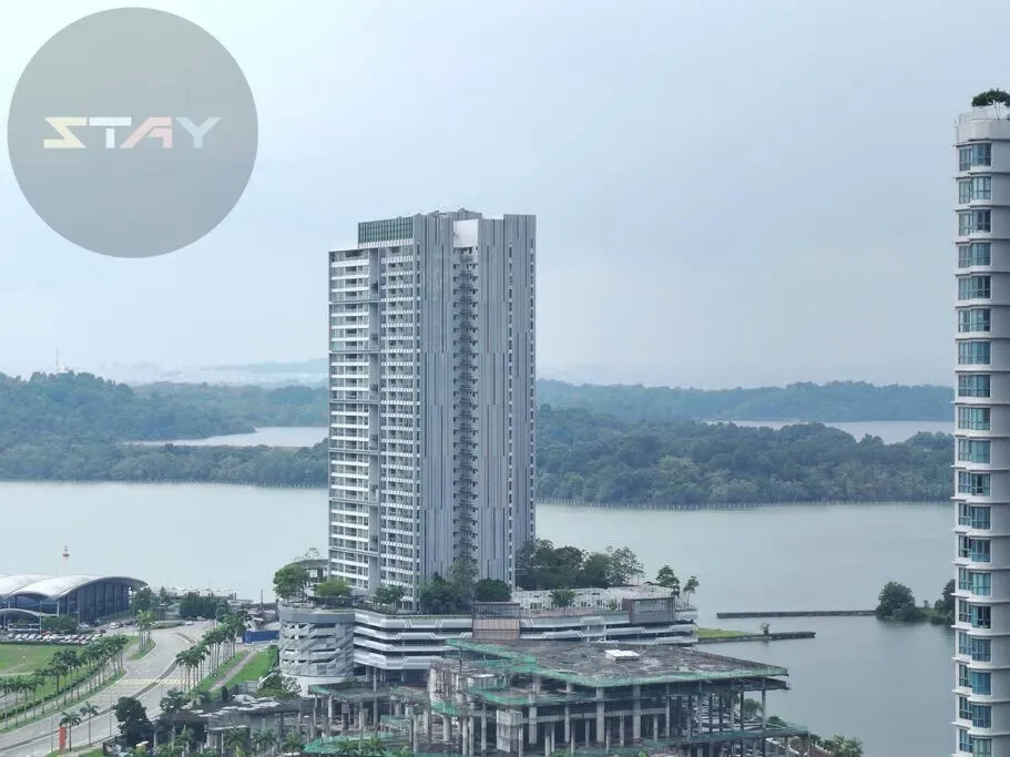 Almas Suites Cozy King Bed Studio Netflix By STAY