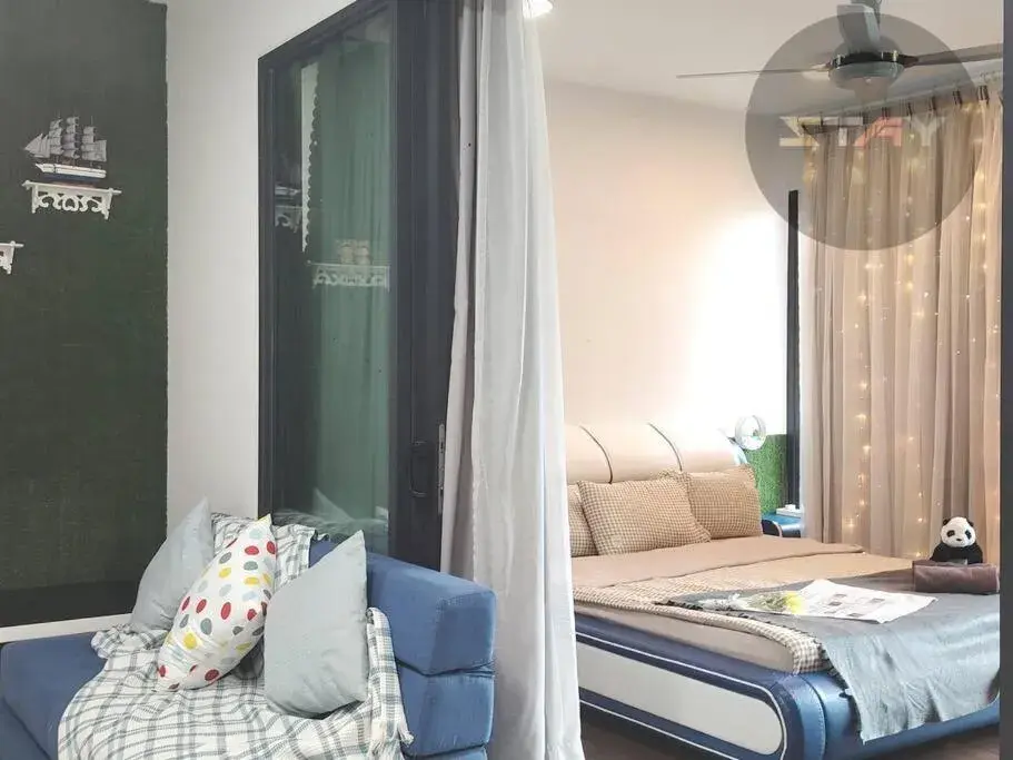 Bed in Almas Suites Cozy King Bed Studio Netflix By STAY Bed in Almas Suites Cozy King Bed Studio Netflix By STAY