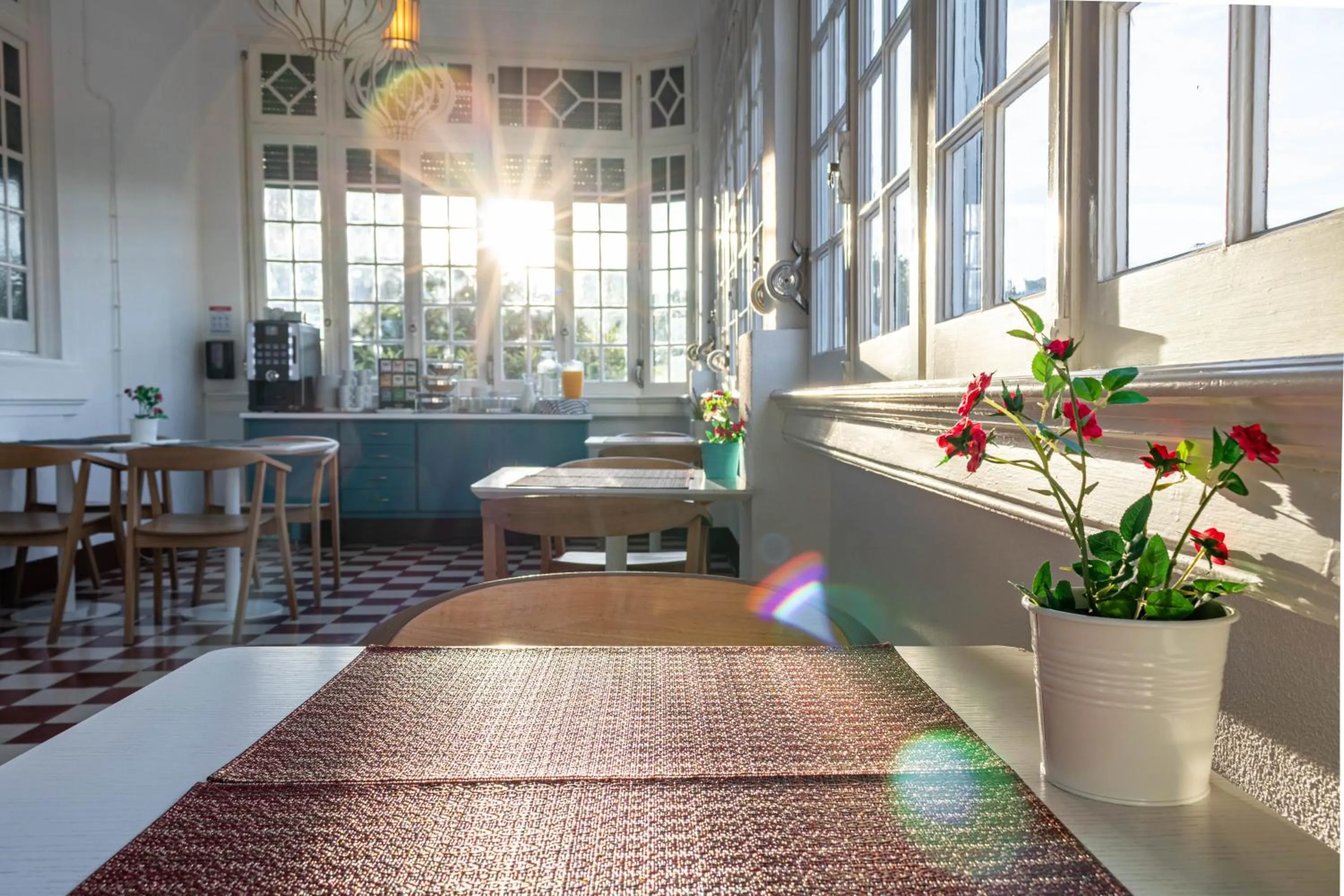 Breakfast in The Luggage