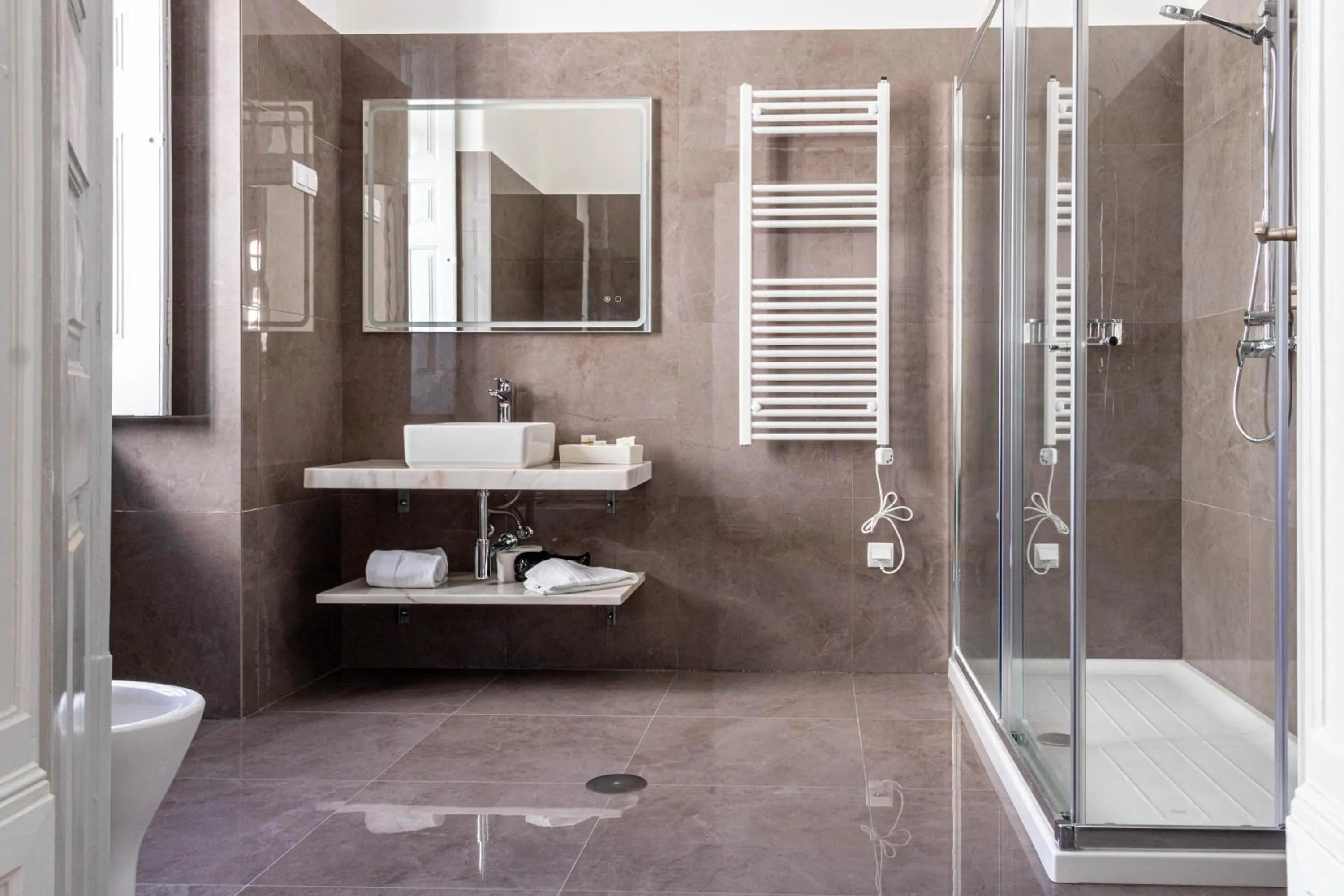 Shower in The Luggage