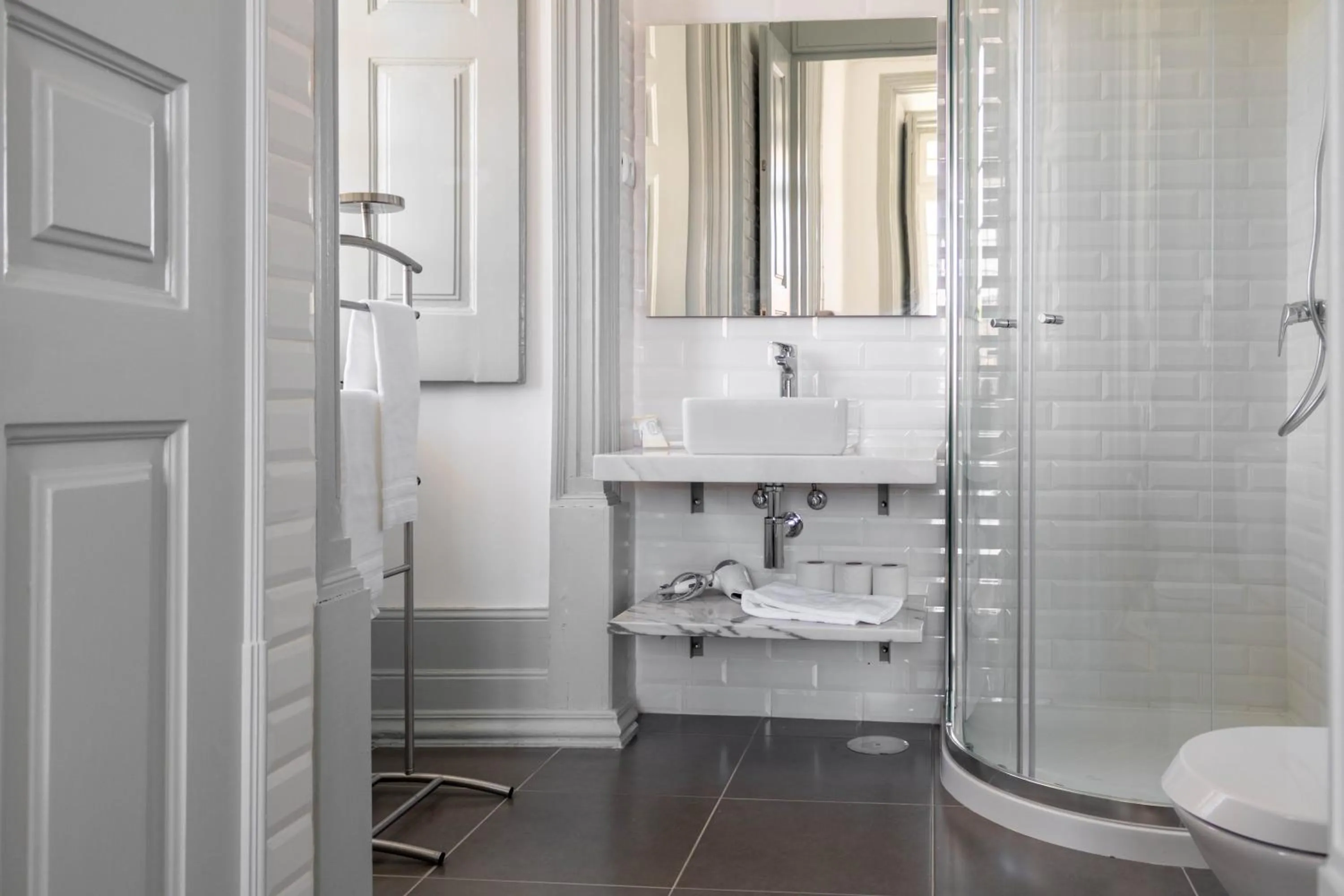 Bathroom in The Luggage