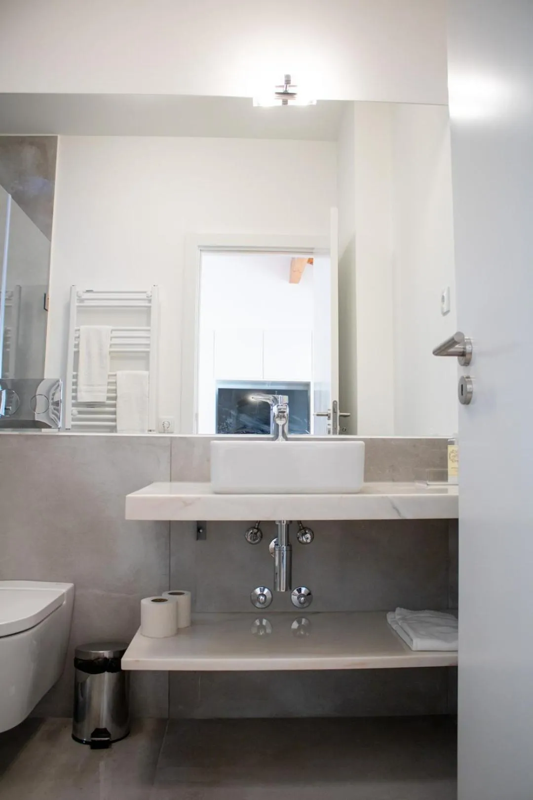 Bathroom in The Luggage