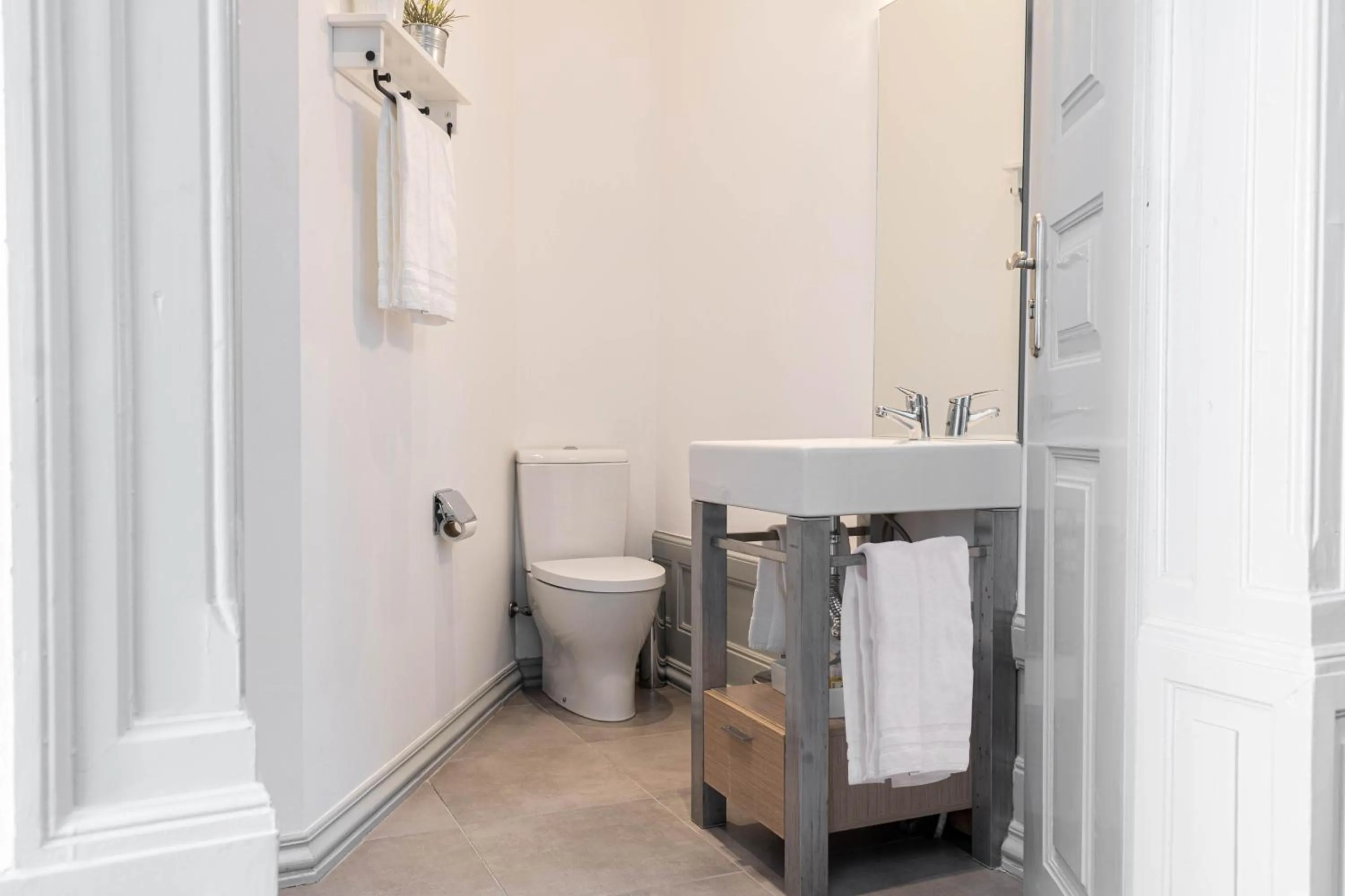 Bathroom in The Luggage