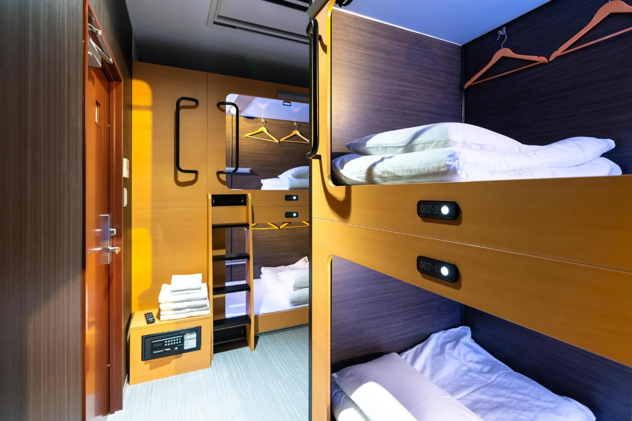 Photo of the whole room, Bed in The Lodge Moiwa 834