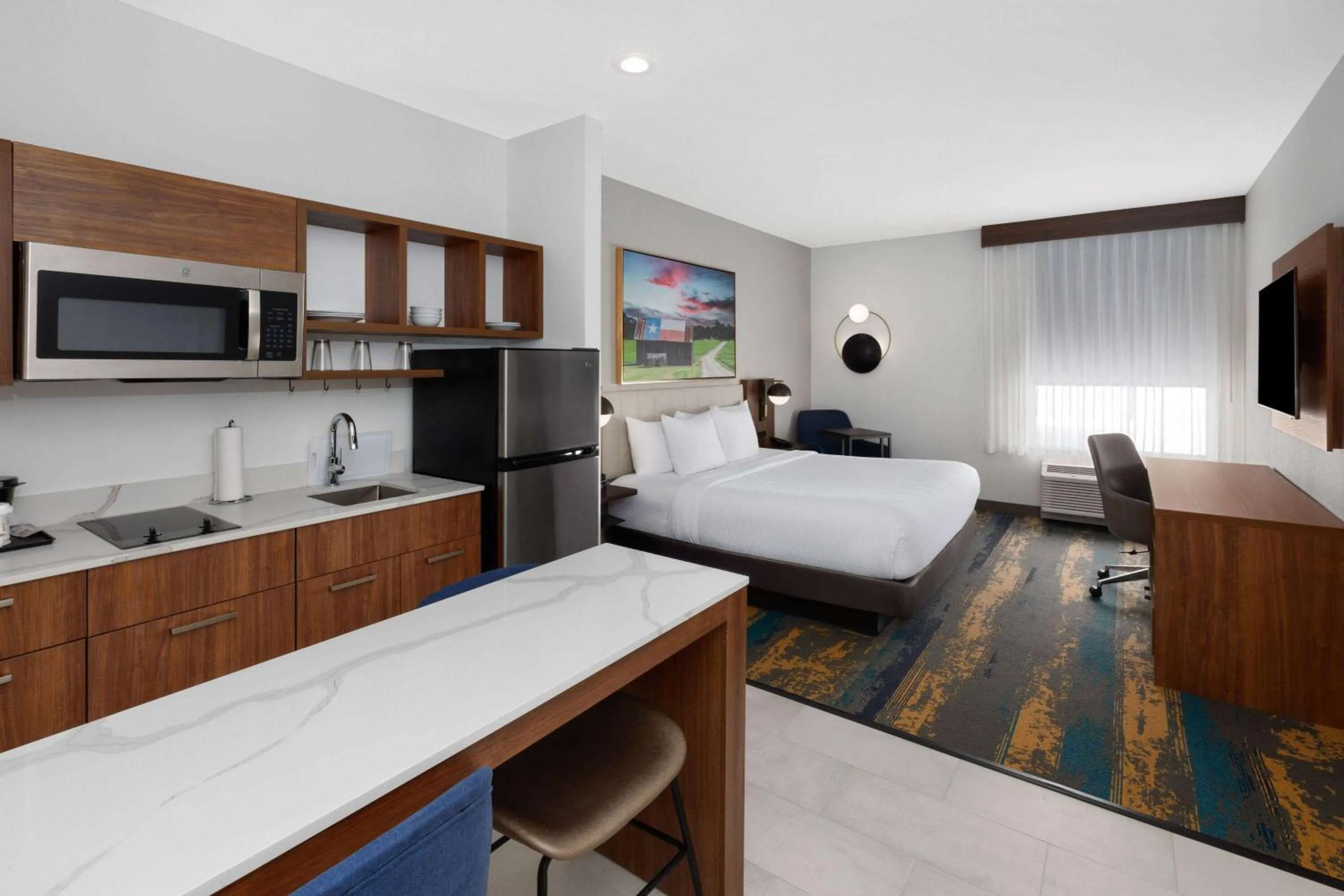 Photo of the whole room, Bed in La Quinta Inn & Suites by Wyndham San Antonio at the RIM