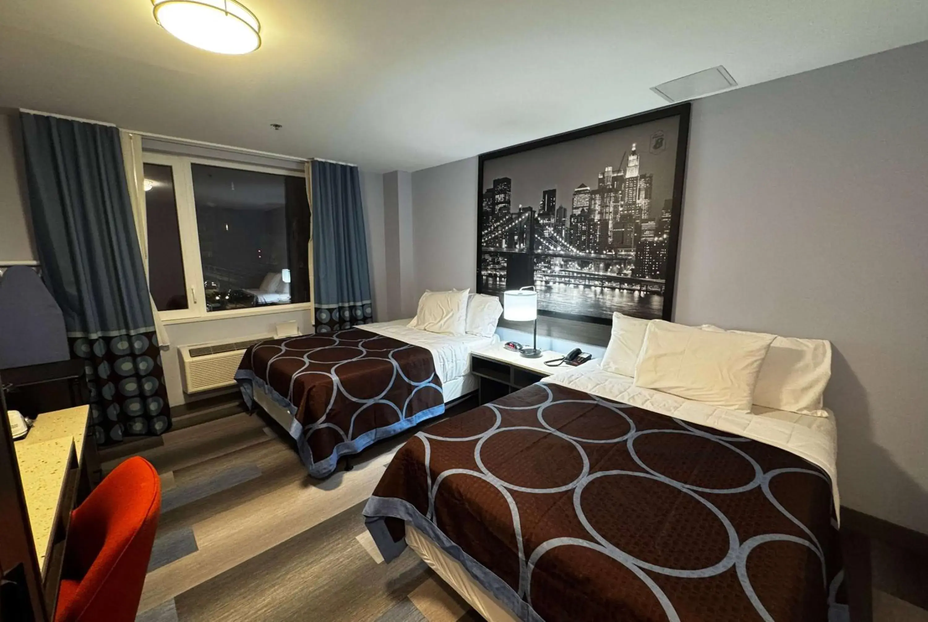 Photo of the whole room, Bed in Super 8 by Wyndham Brooklyn Fulton Street Broadway Junction Photo of the whole room, Bed in Super 8 by Wyndham Brooklyn Fulton Street Broadway Junction