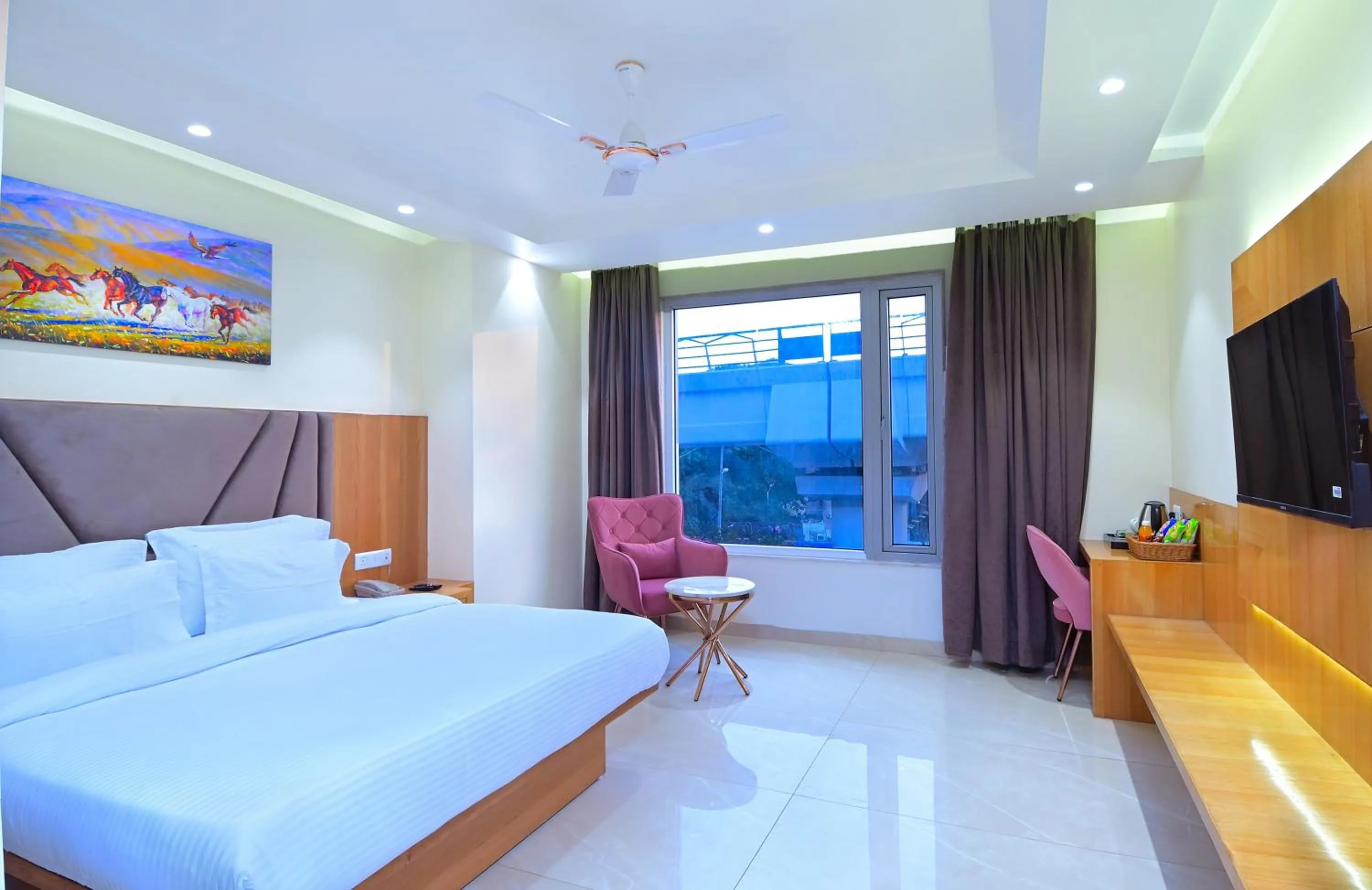 Bedroom, Bed in HOTEL SHANDON-2 Mins From Connaught Place