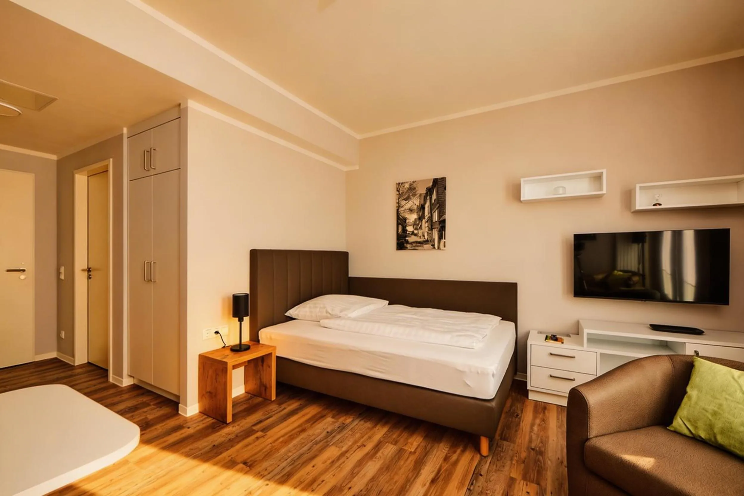 Bed in ADAPT APARTMENT HOTEL Siegen