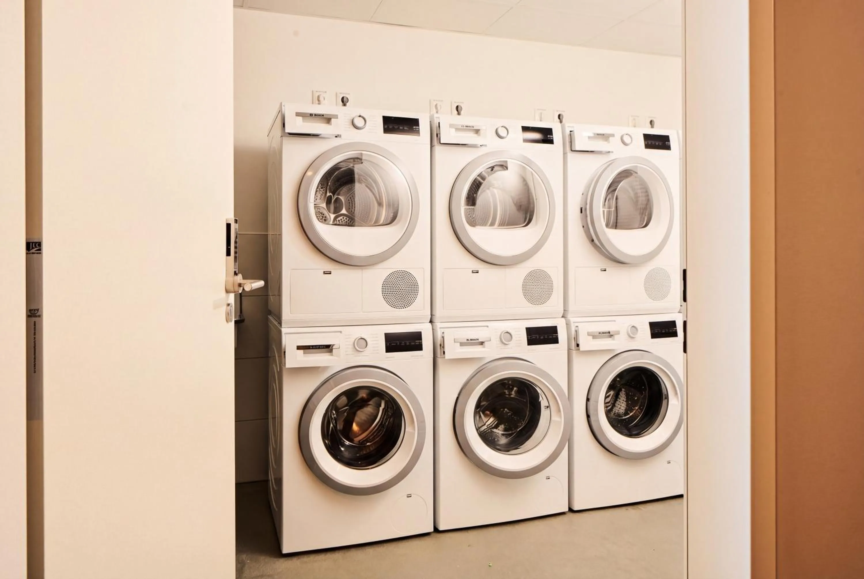 washing machine in ADAPT APARTMENT HOTEL Siegen