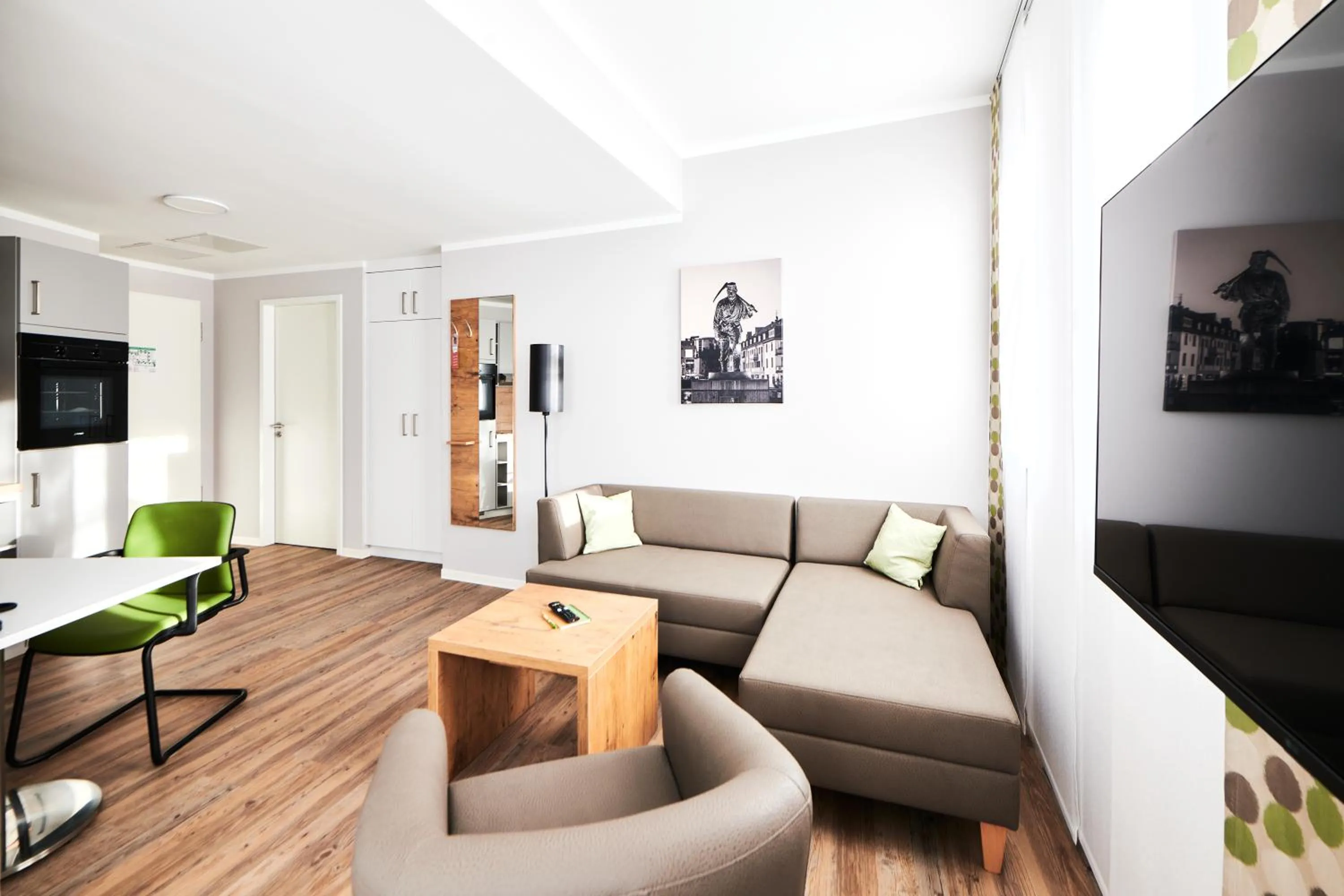 TV and multimedia in ADAPT APARTMENT HOTEL Siegen