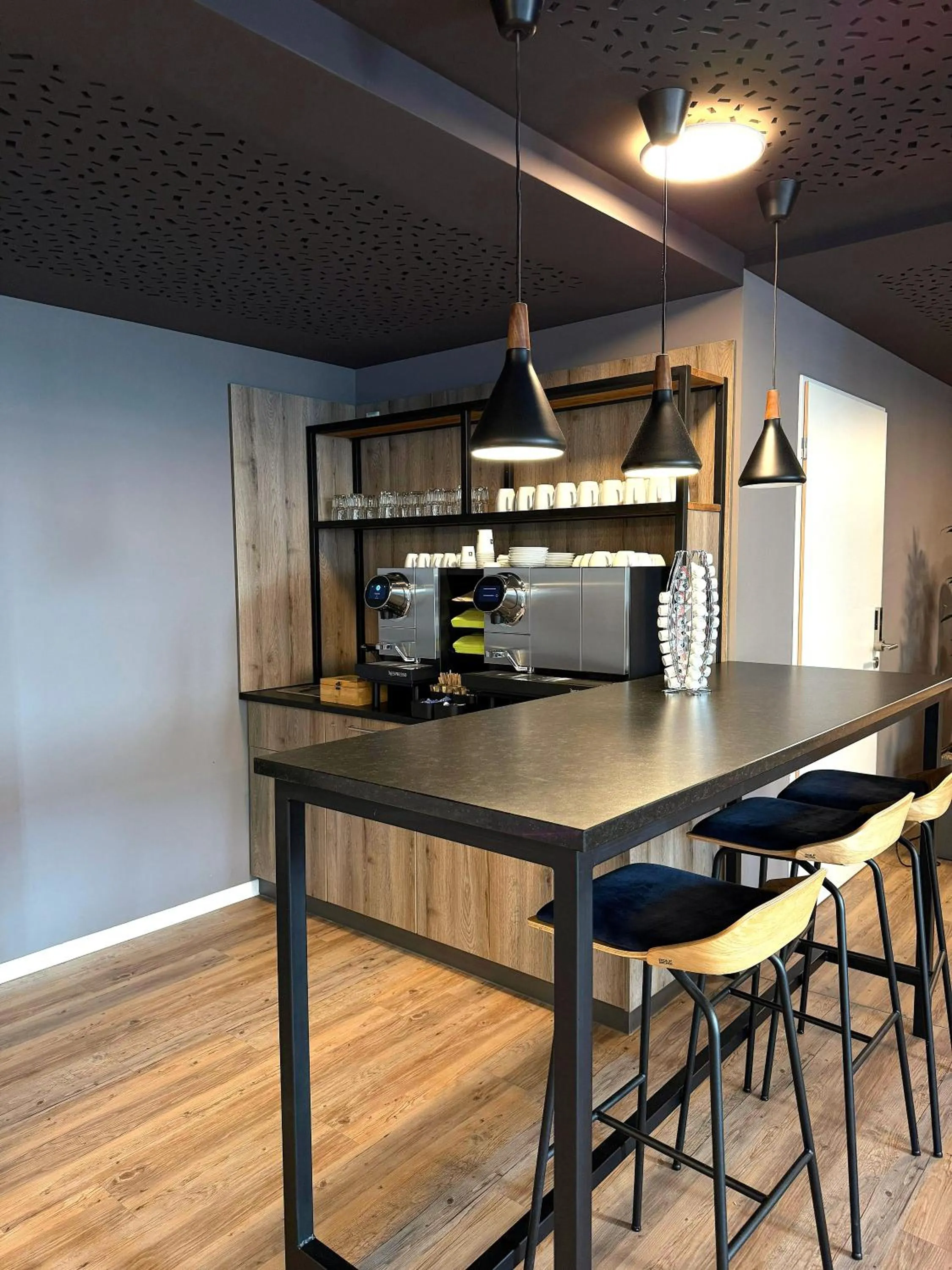 Coffee/tea facilities in ADAPT APARTMENT HOTEL Siegen