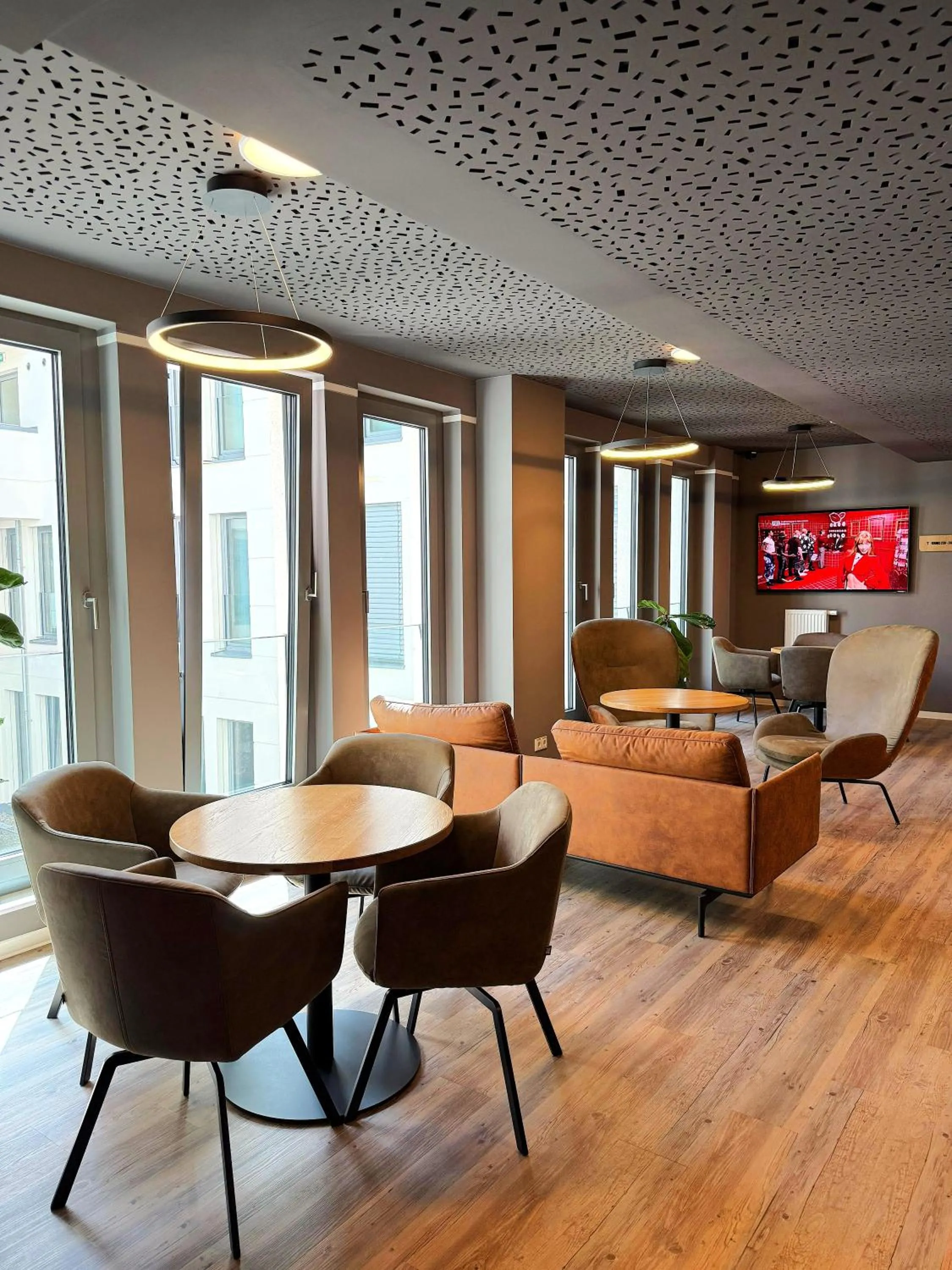 TV and multimedia in ADAPT APARTMENT HOTEL Siegen