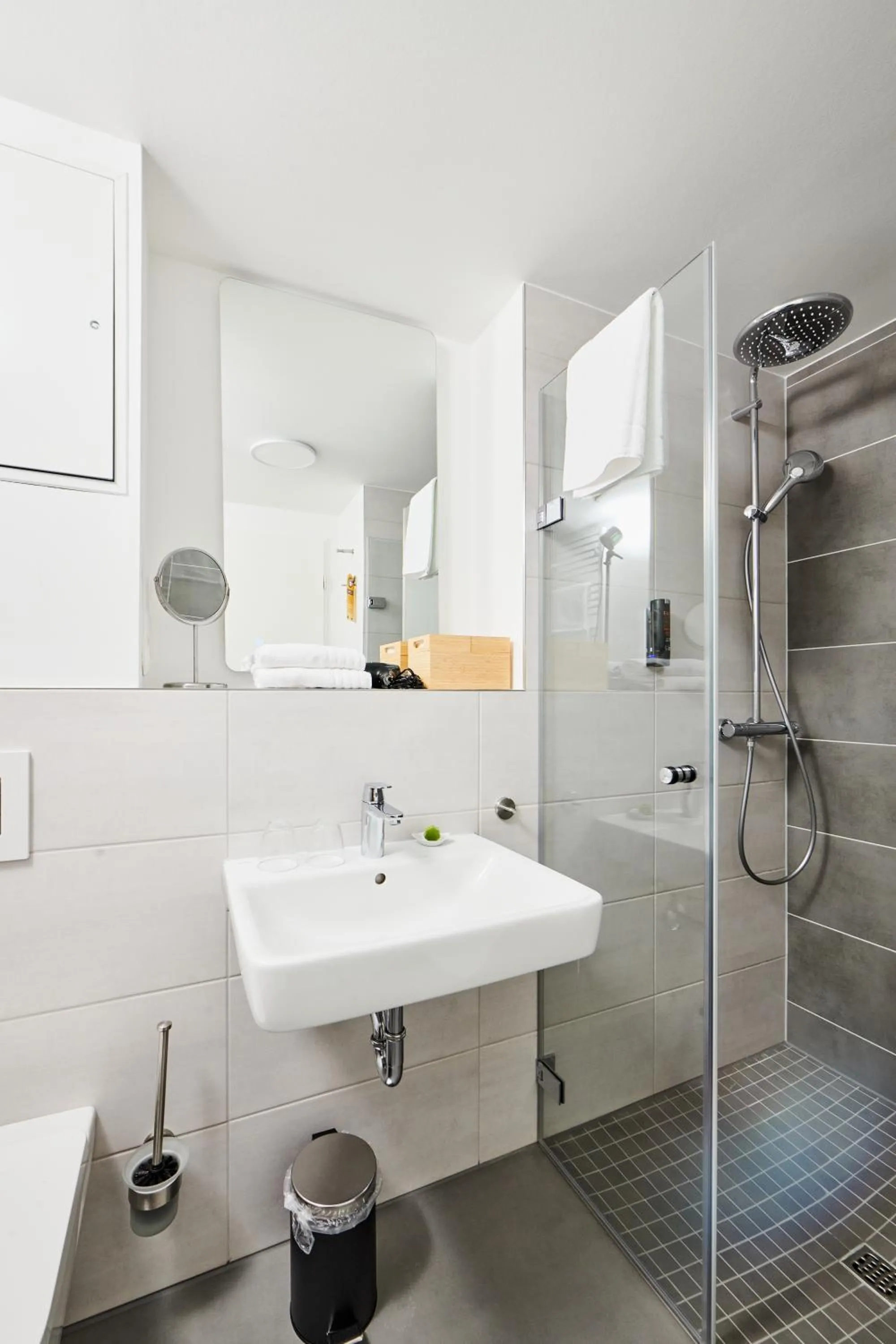 Toilet in ADAPT APARTMENT HOTEL Siegen