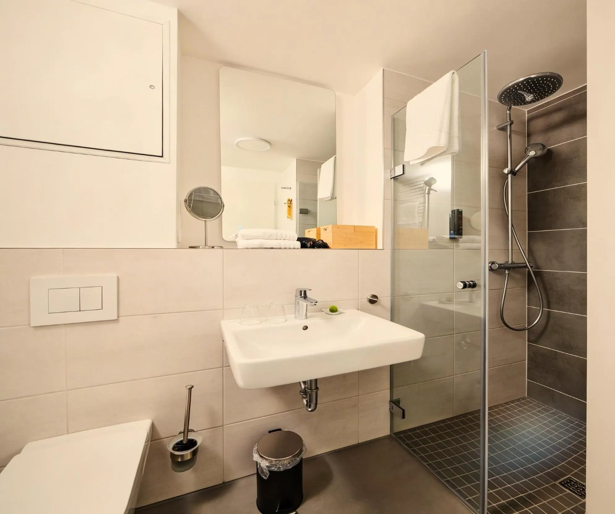 Shower in ADAPT APARTMENT HOTEL Siegen