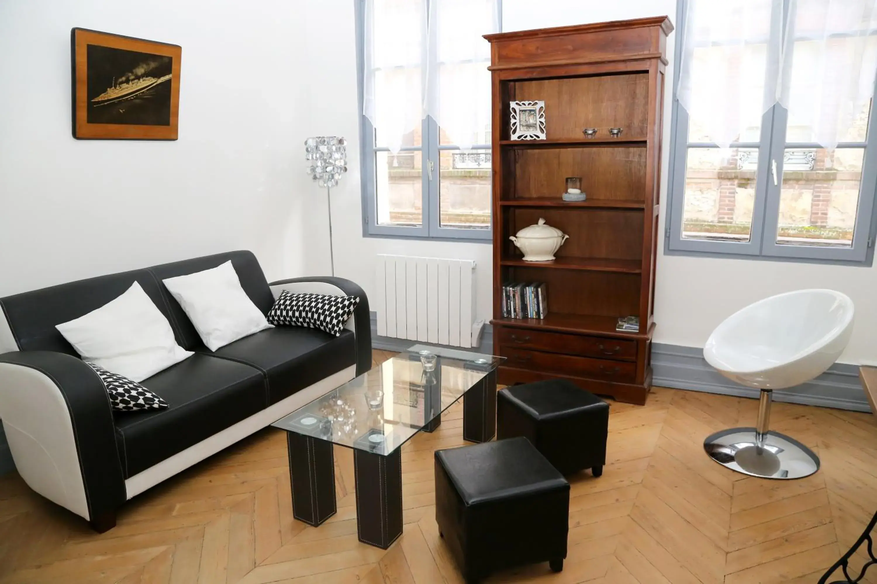 Two-Bedroom Apartment in Appartement Bourgeois Two-Bedroom Apartment in Appartement Bourgeois