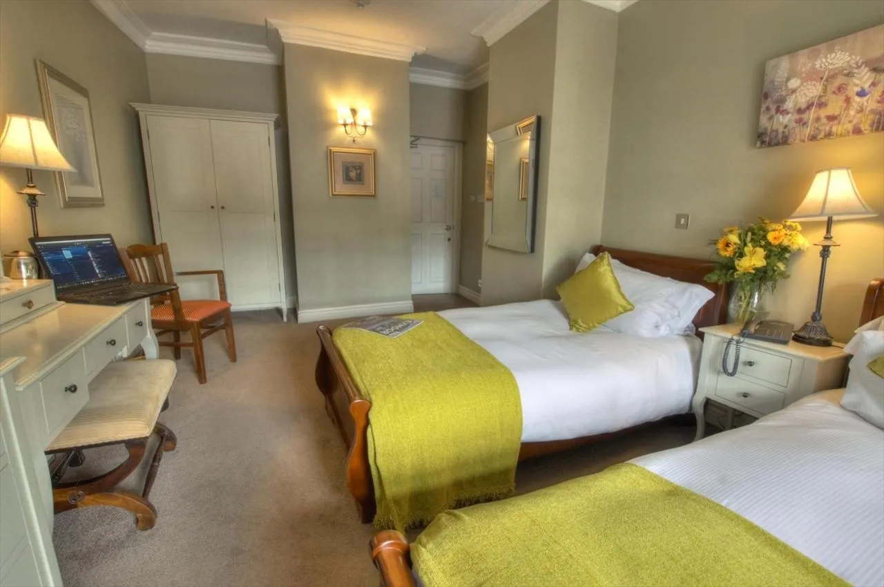 Coffee/tea facilities, Bed in Dunster Castle Hotel