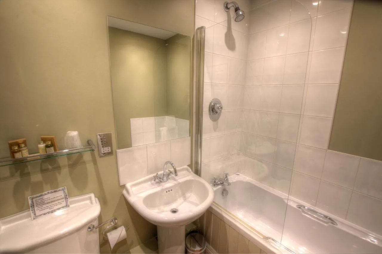 Shower in Dunster Castle Hotel