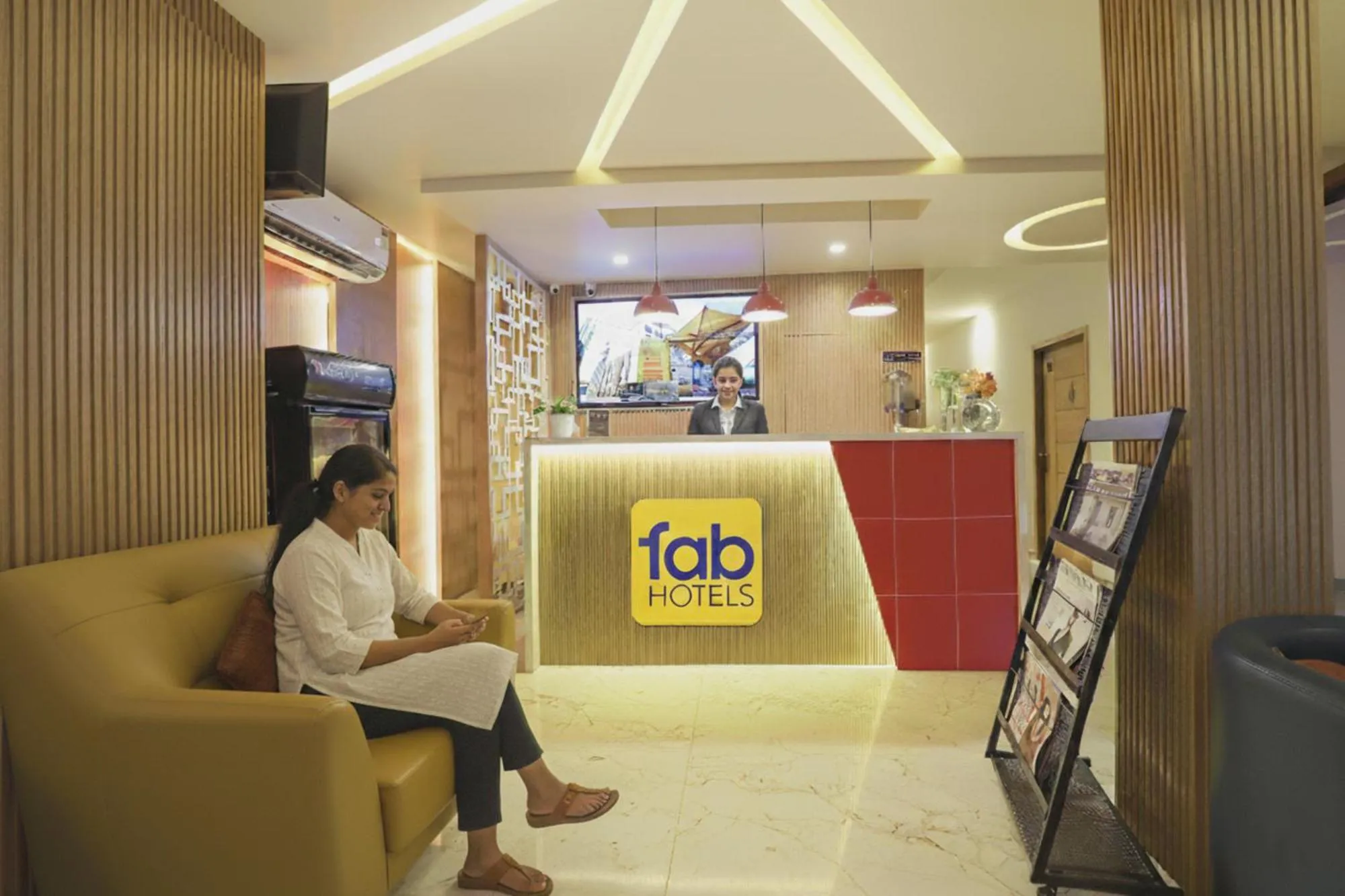 Lobby or reception in FabHotel Nestlay Rooms High Court