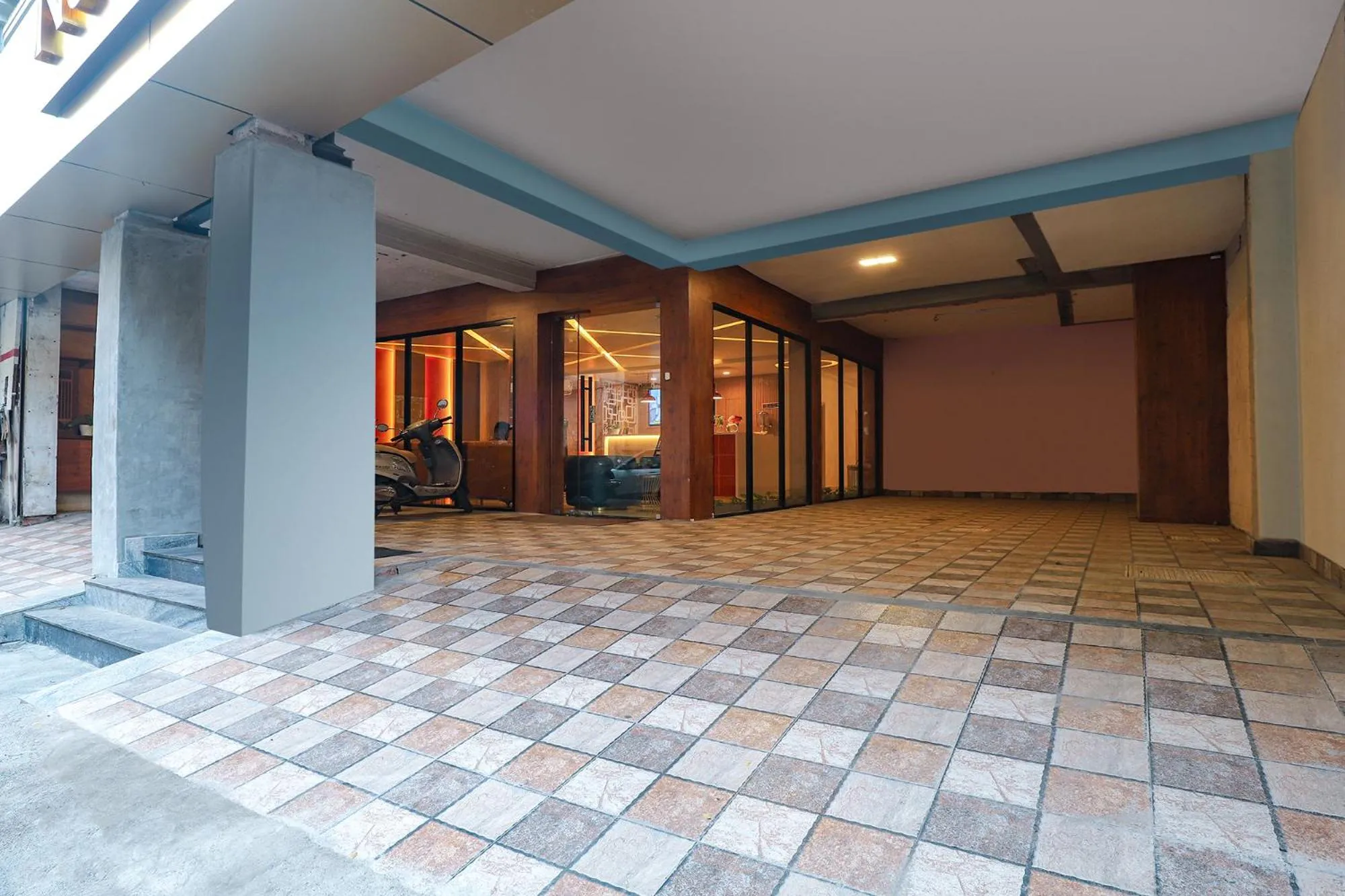 Facade/entrance in FabHotel Nestlay Rooms High Court