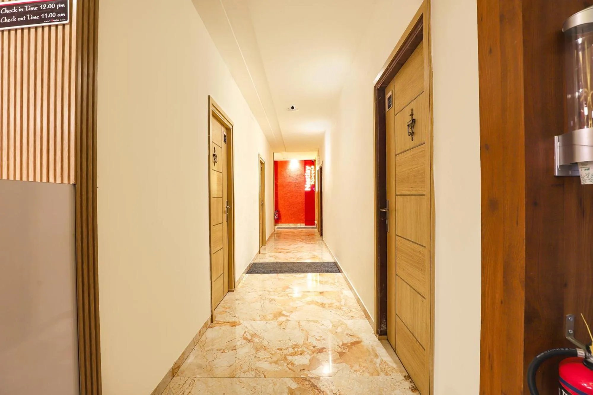 Lobby or reception in FabHotel Nestlay Rooms High Court