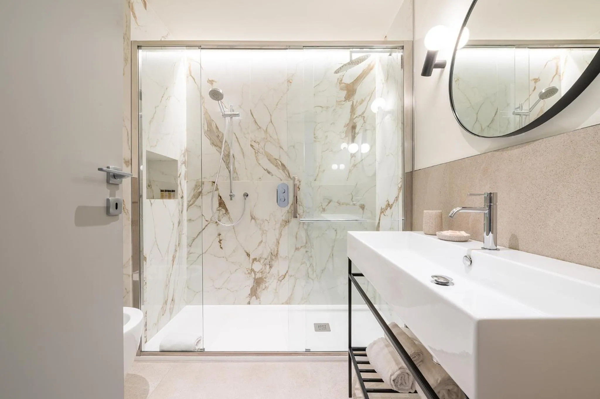 Bathroom in Karalin Sonnino Suites