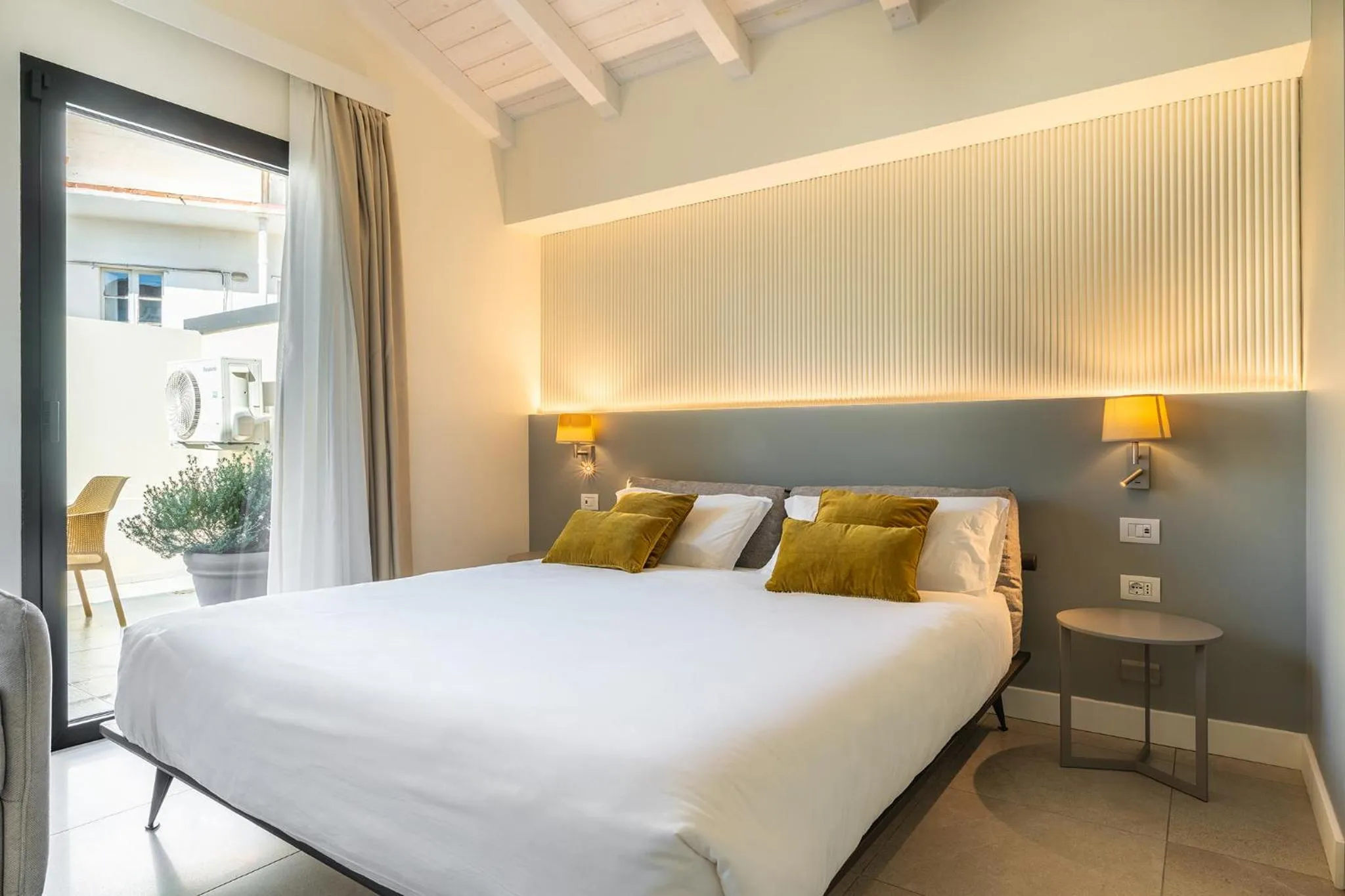 Bedroom, Bed in Karalin Sonnino Suites