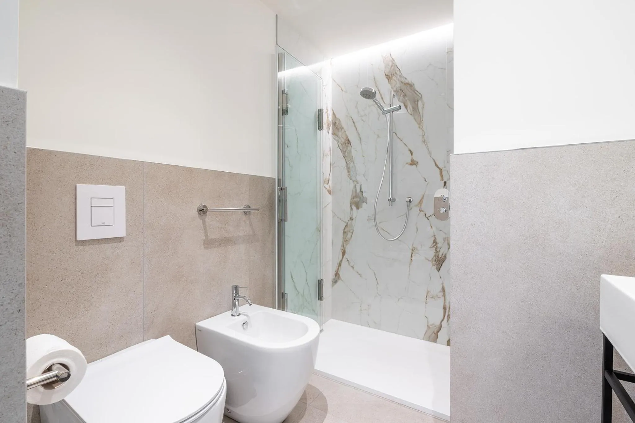 Bathroom in Karalin Sonnino Suites