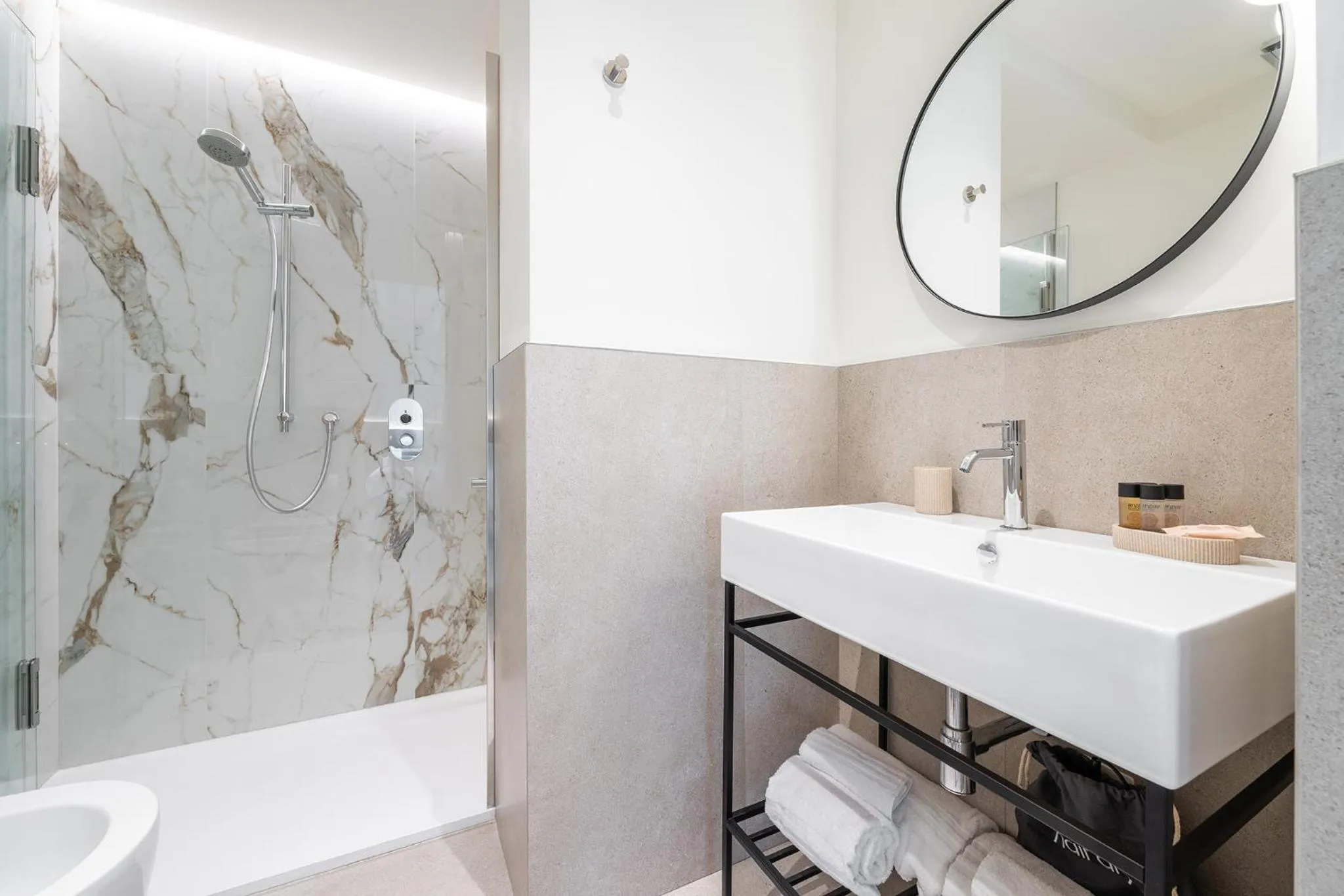 Bathroom in Karalin Sonnino Suites