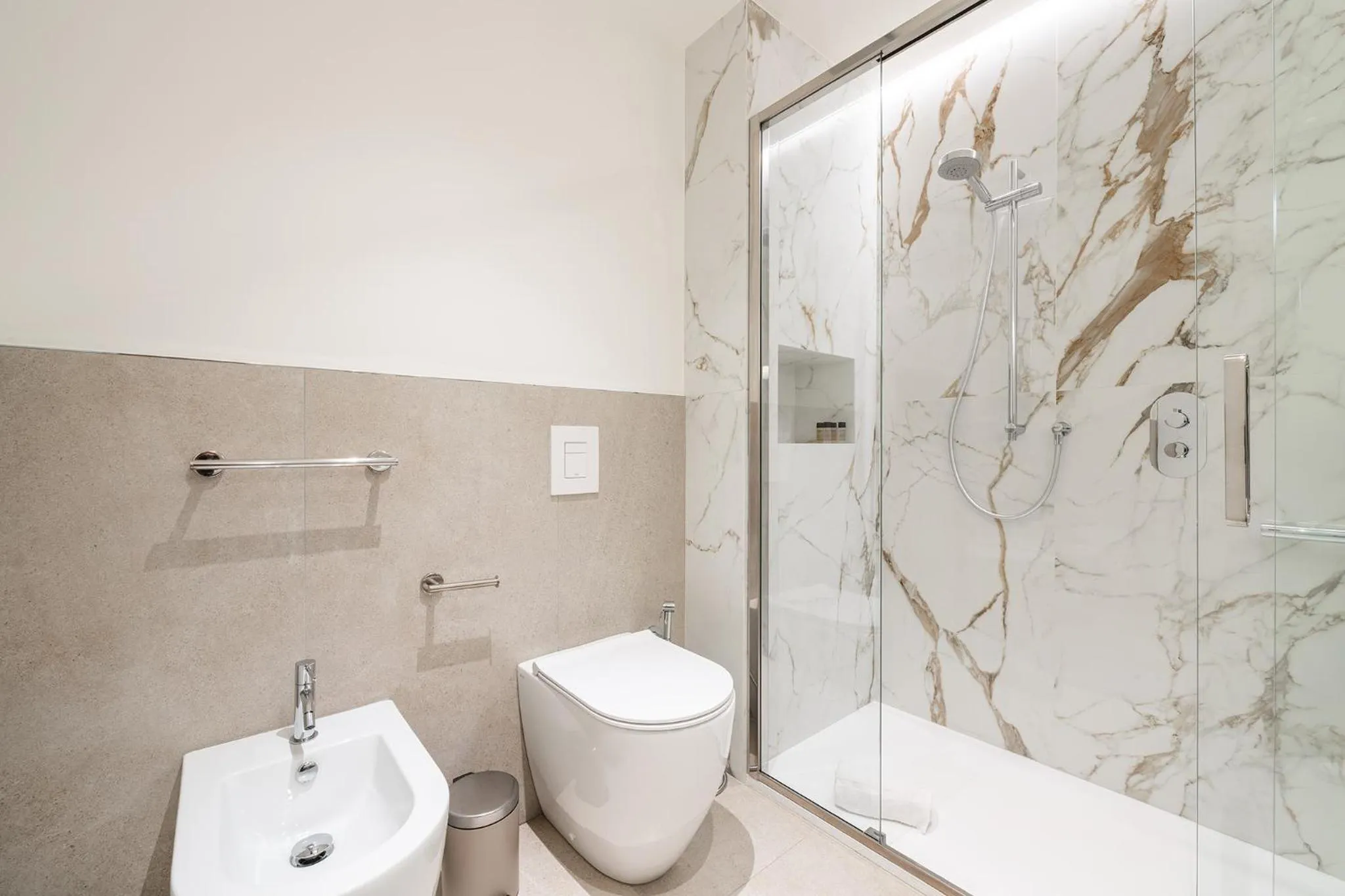 Bathroom in Karalin Sonnino Suites