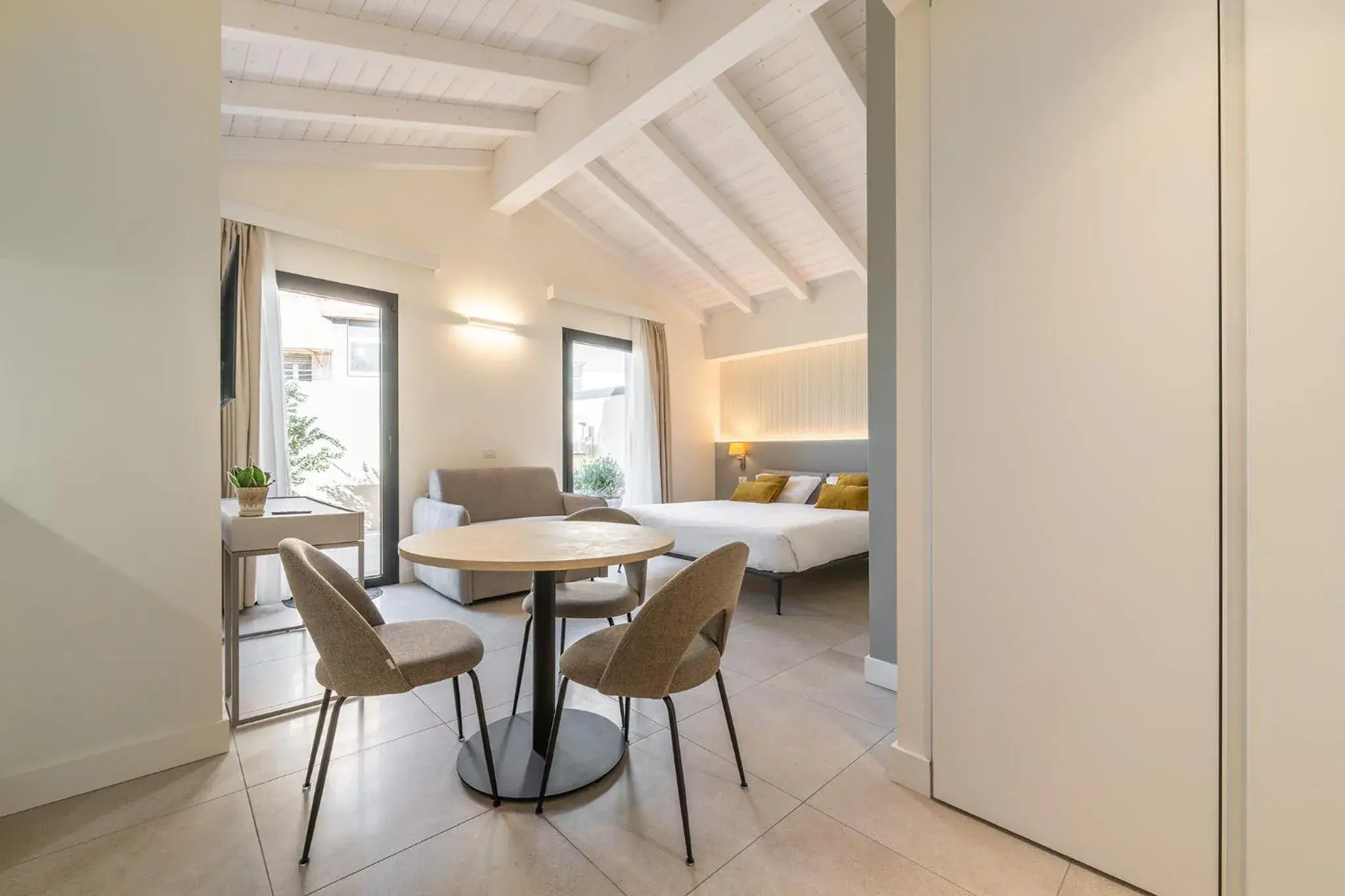 Junior Suite with Terrace in Karalin Sonnino Suites Junior Suite with Terrace in Karalin Sonnino Suites