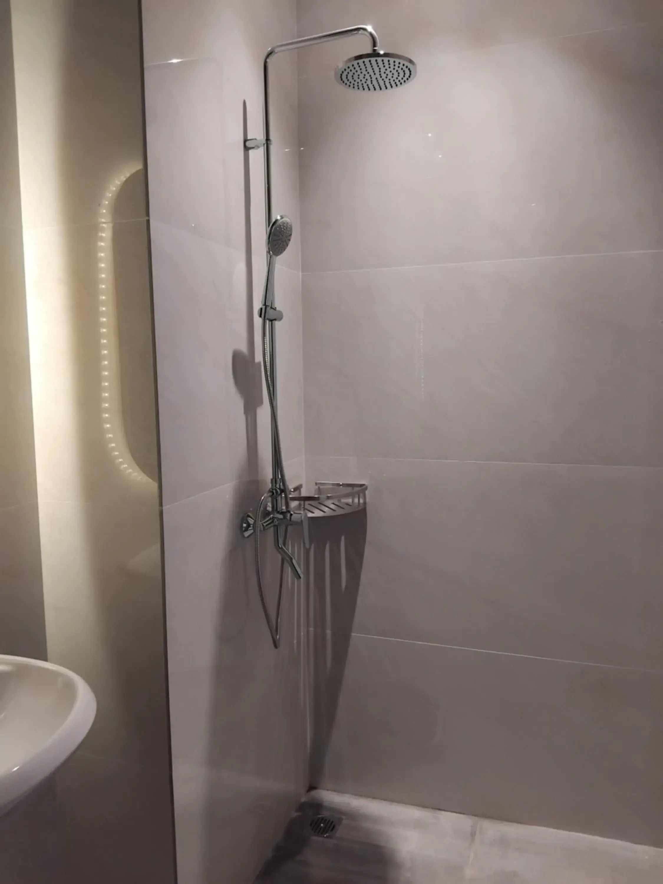 Shower in Sujiwa Ubud Hotel & Villa Shower in Sujiwa Ubud Hotel & Villa