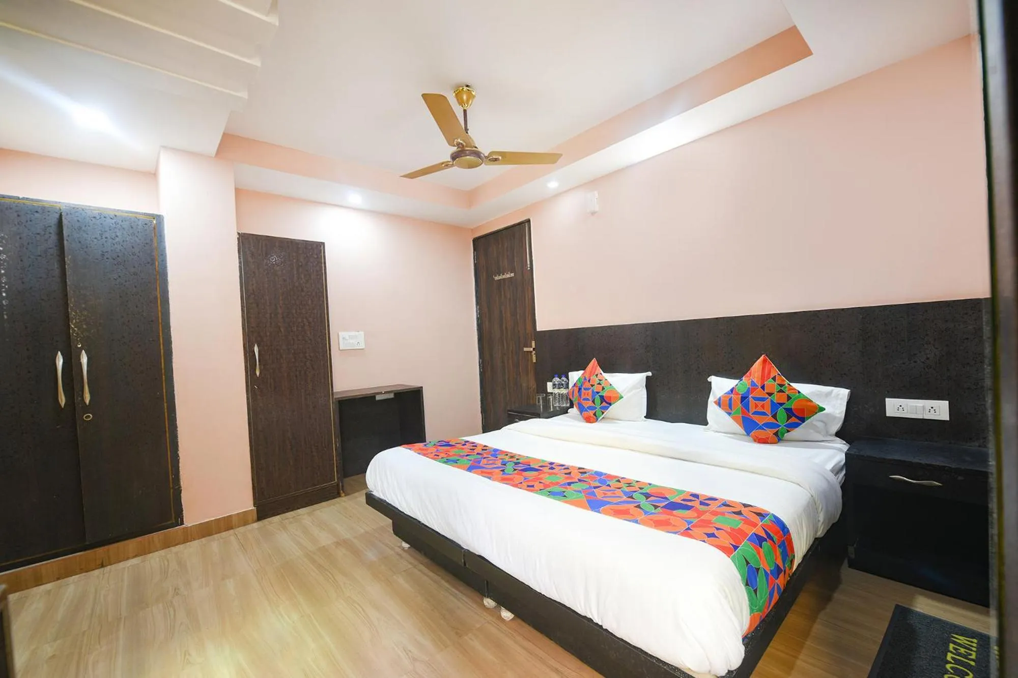 Bed in Via Moon Light Near Yashobhoomi Convention Centre